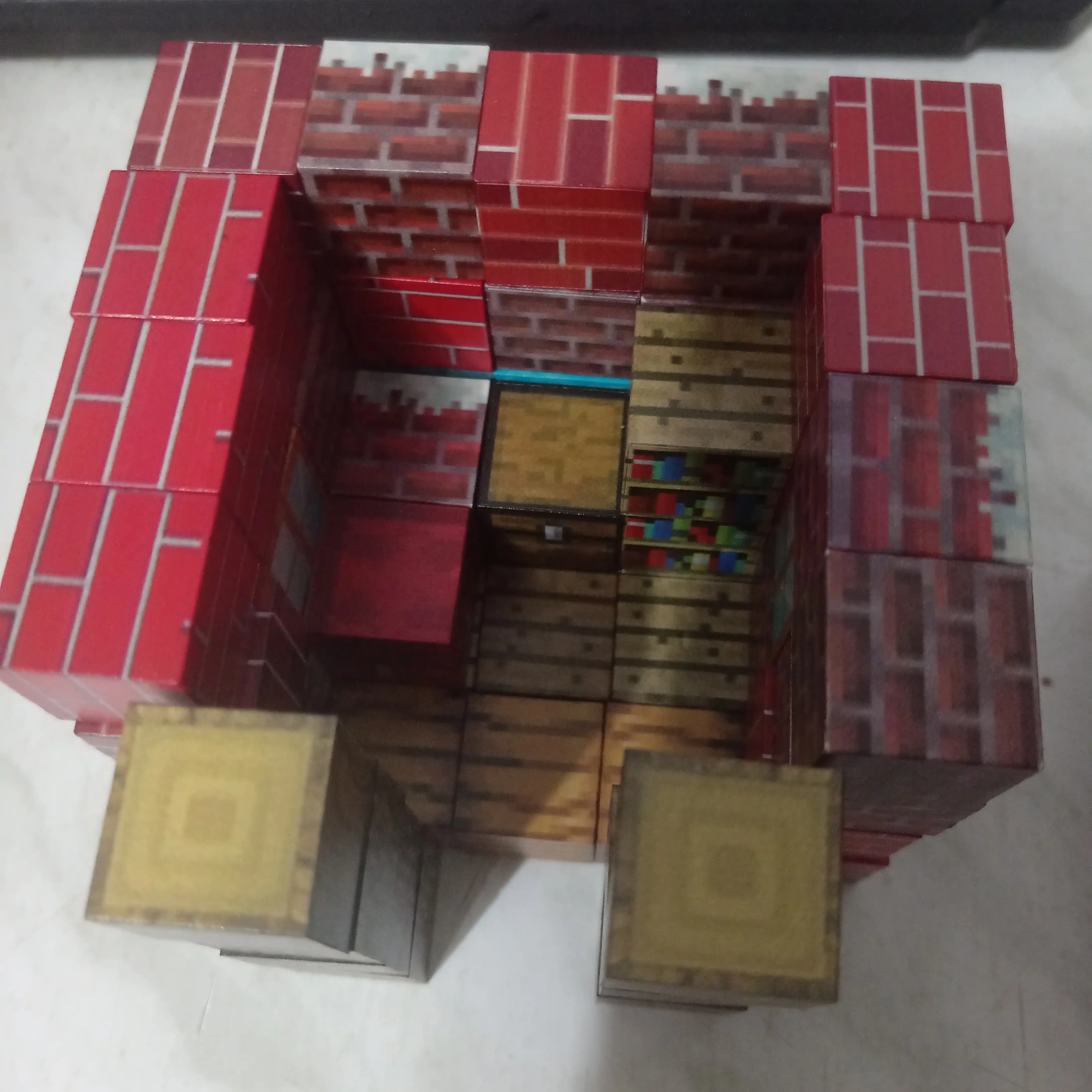 Maynkraft DOM BRICKS magnit konstruktori 30-120 ta detal, haykalchalar bilan