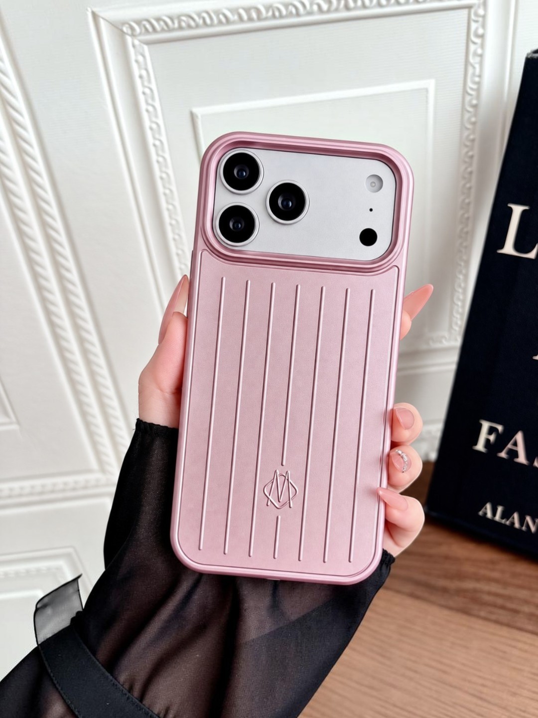 Чехол для iphone 17, 17 Pro и Pro Max стильный защитный, Rimowa - 