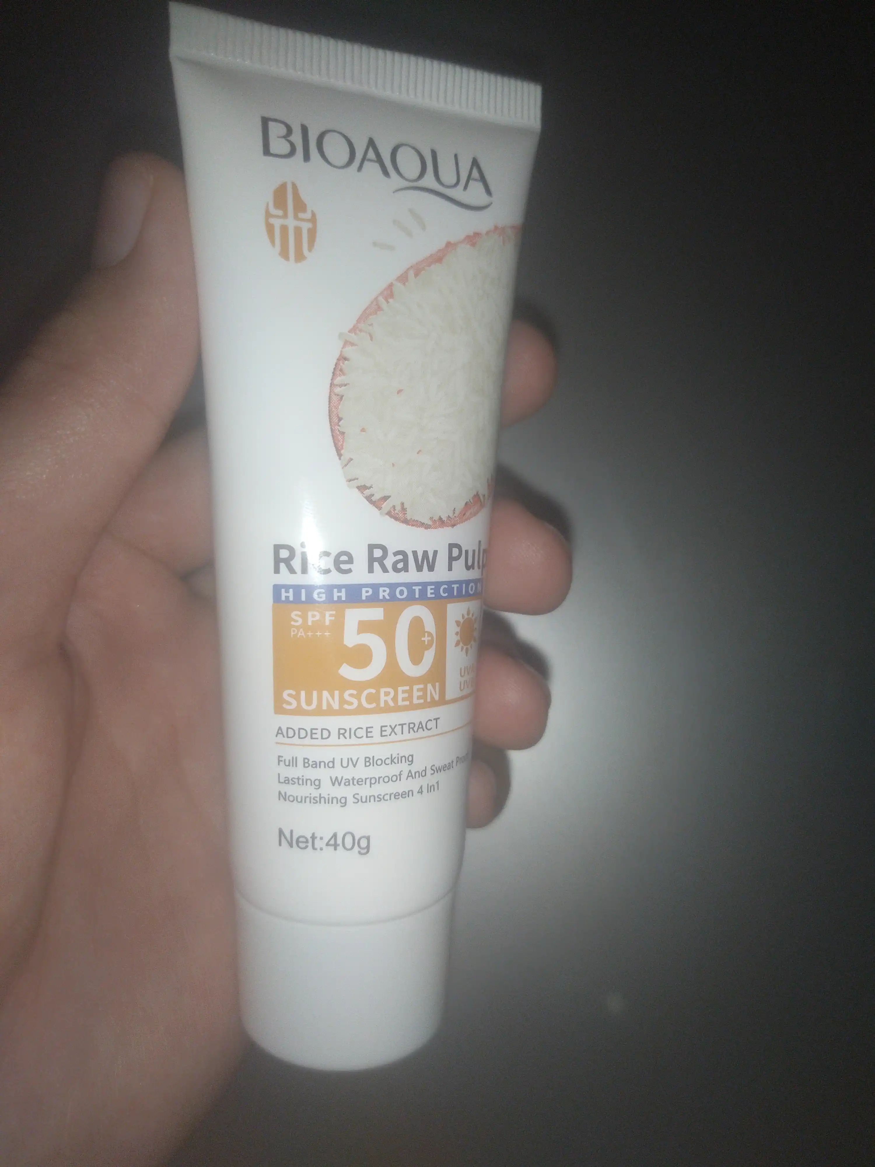 BIOAQUA - guruch ekstrakti asosidagi quyoshdan himoyalovchi krem ​​40 g SPF50+ PA+++