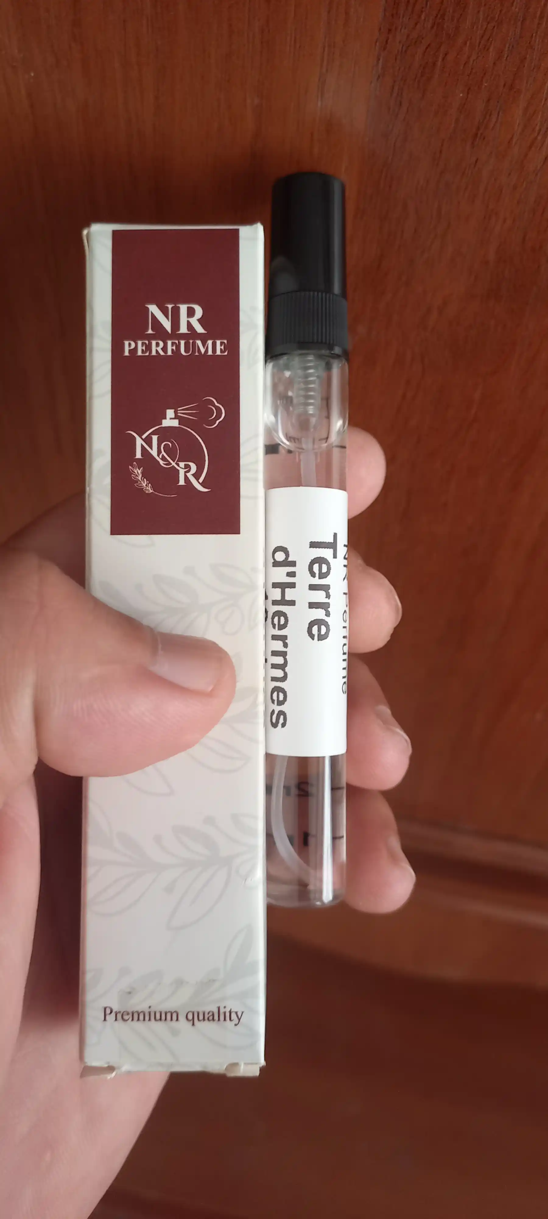 Atir Terre d'Hermes Parfum Hermès erkaklar uchun, Fransiya