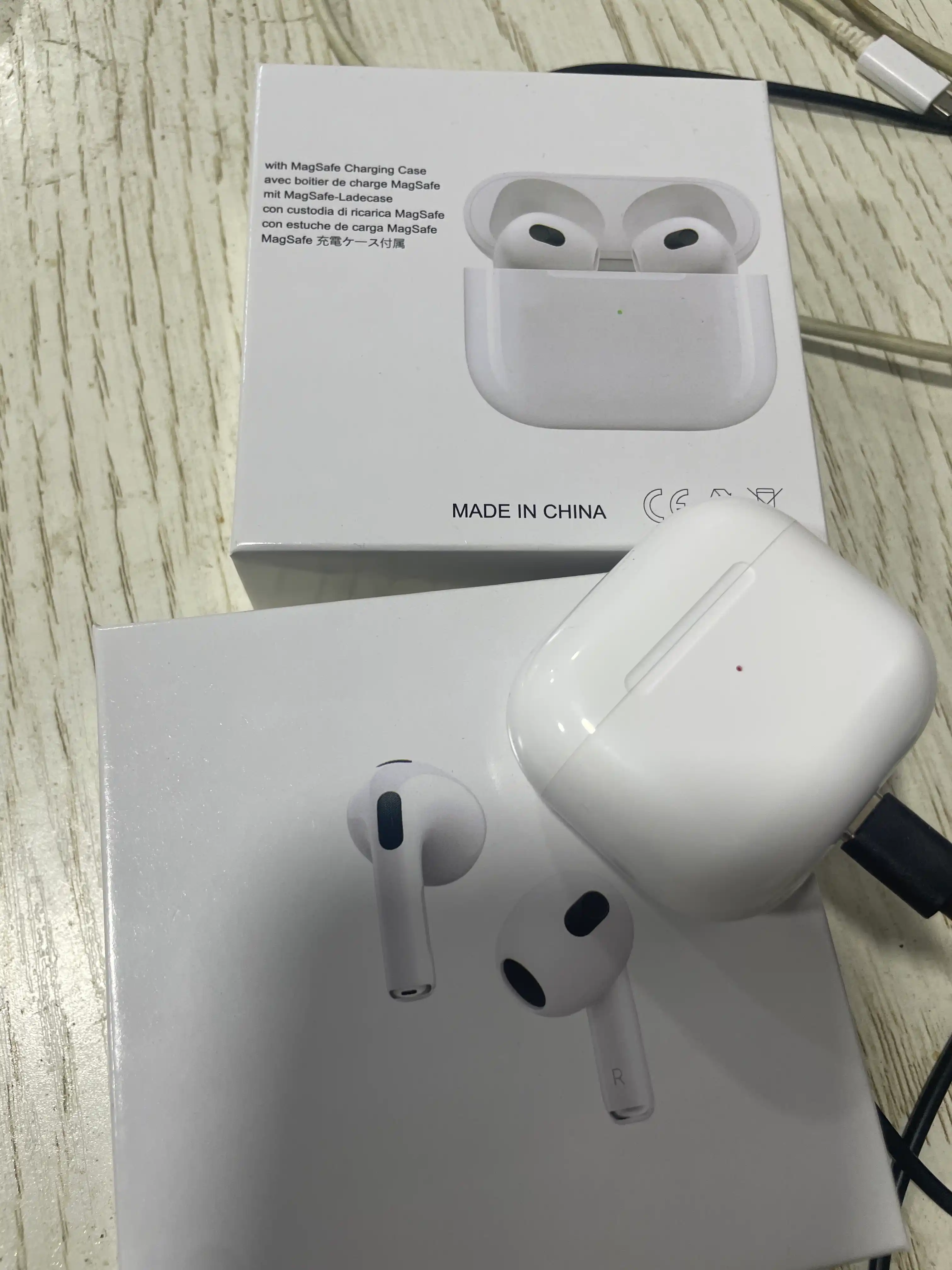 Simsiz quloqchinlar APods 3 Air Pro, sensorli