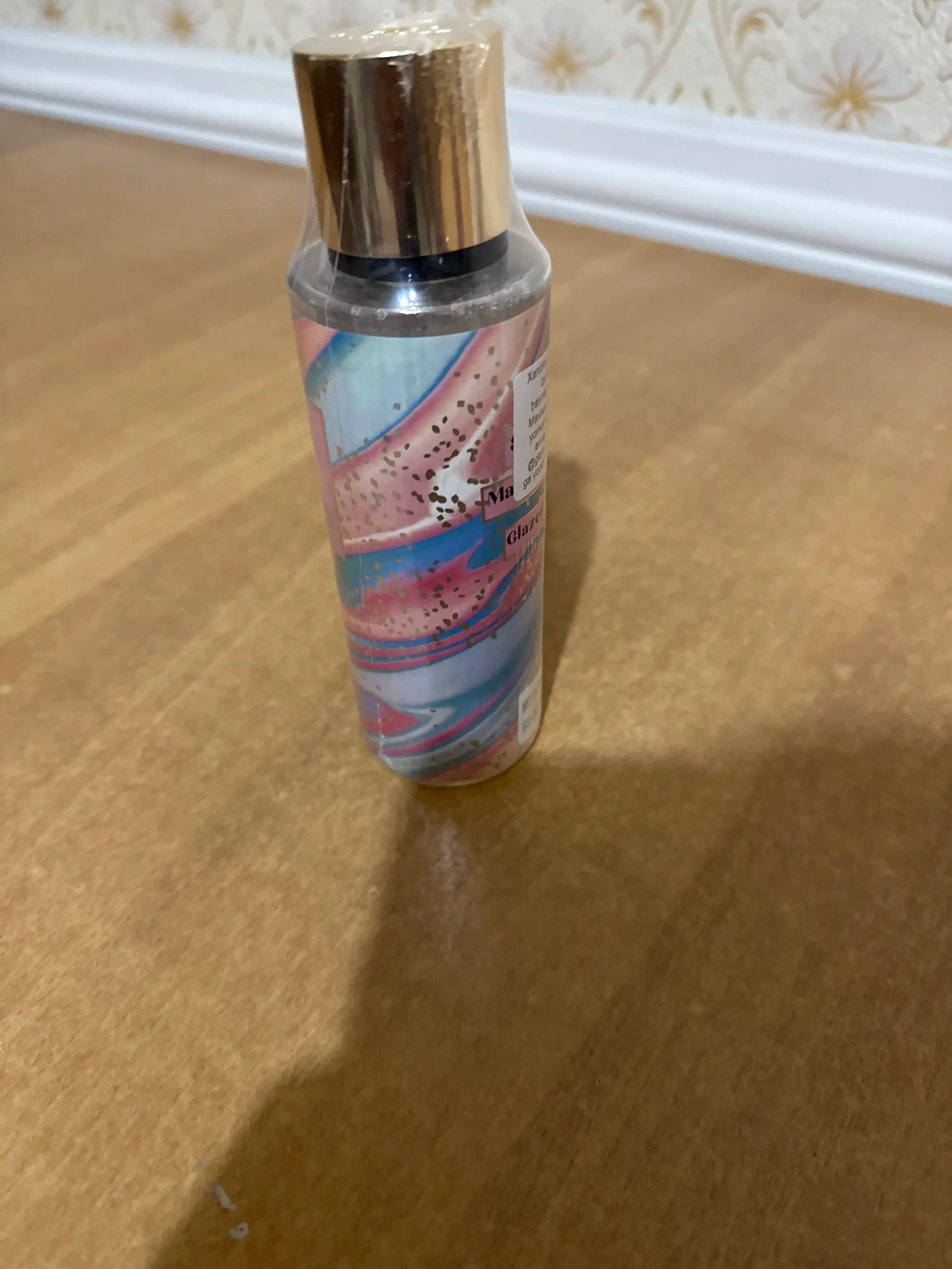 Parfyumlangan tana spreyi suvi Victoria's Secret Spreyi Aqua Kiss Rush, Shimmer, 250 ml