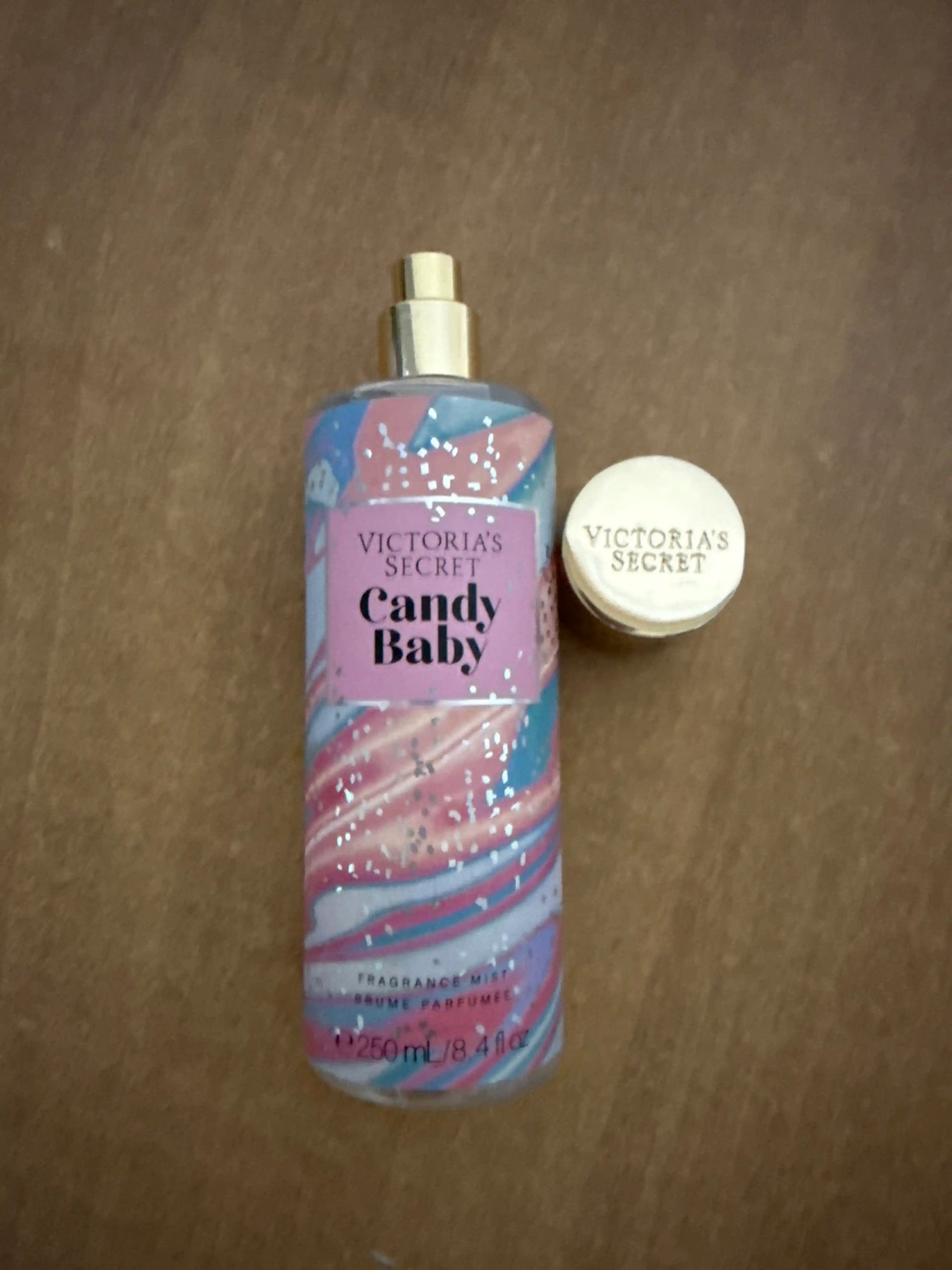 Parfyumlangan tana spreyi suvi Victoria's Secret Spreyi Aqua Kiss Rush, Shimmer, 250 ml