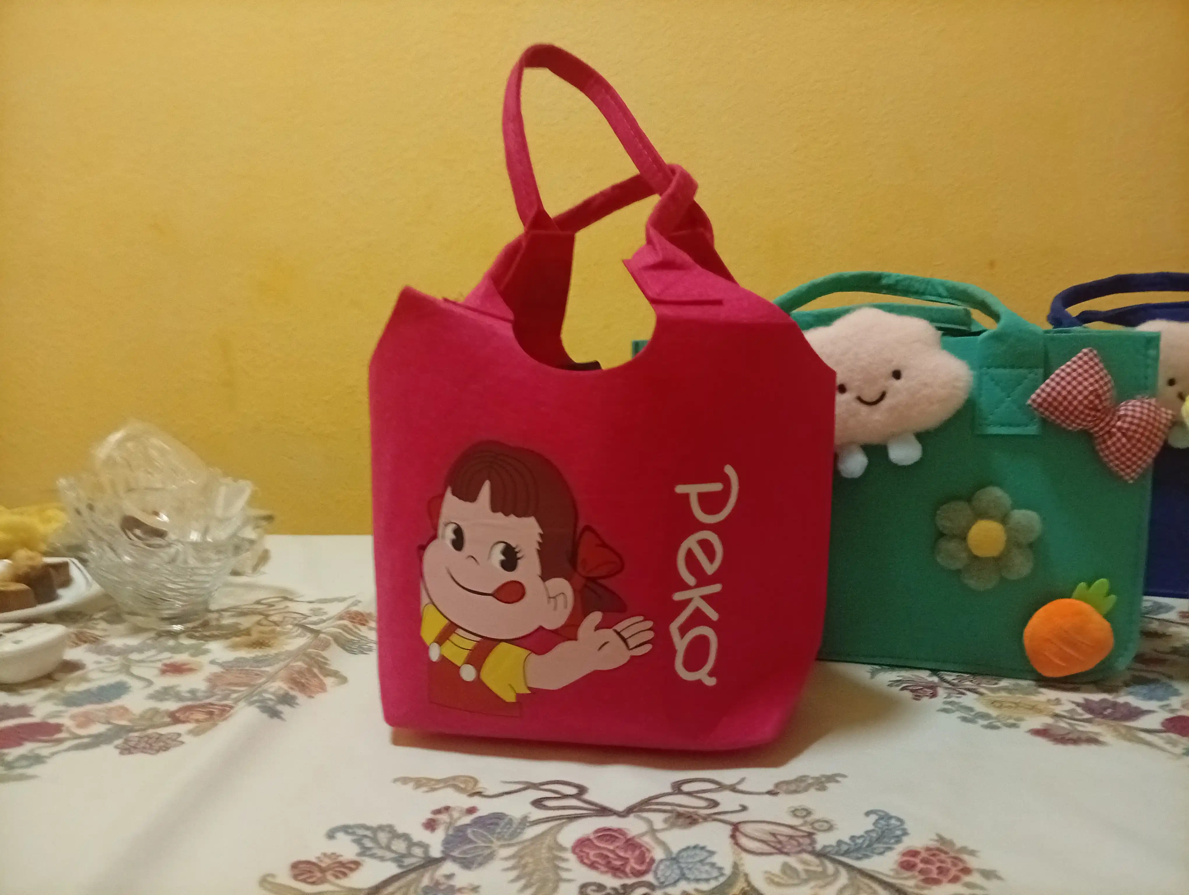 Qizlar va ayollar uchun sumkalar, qulay va yengil