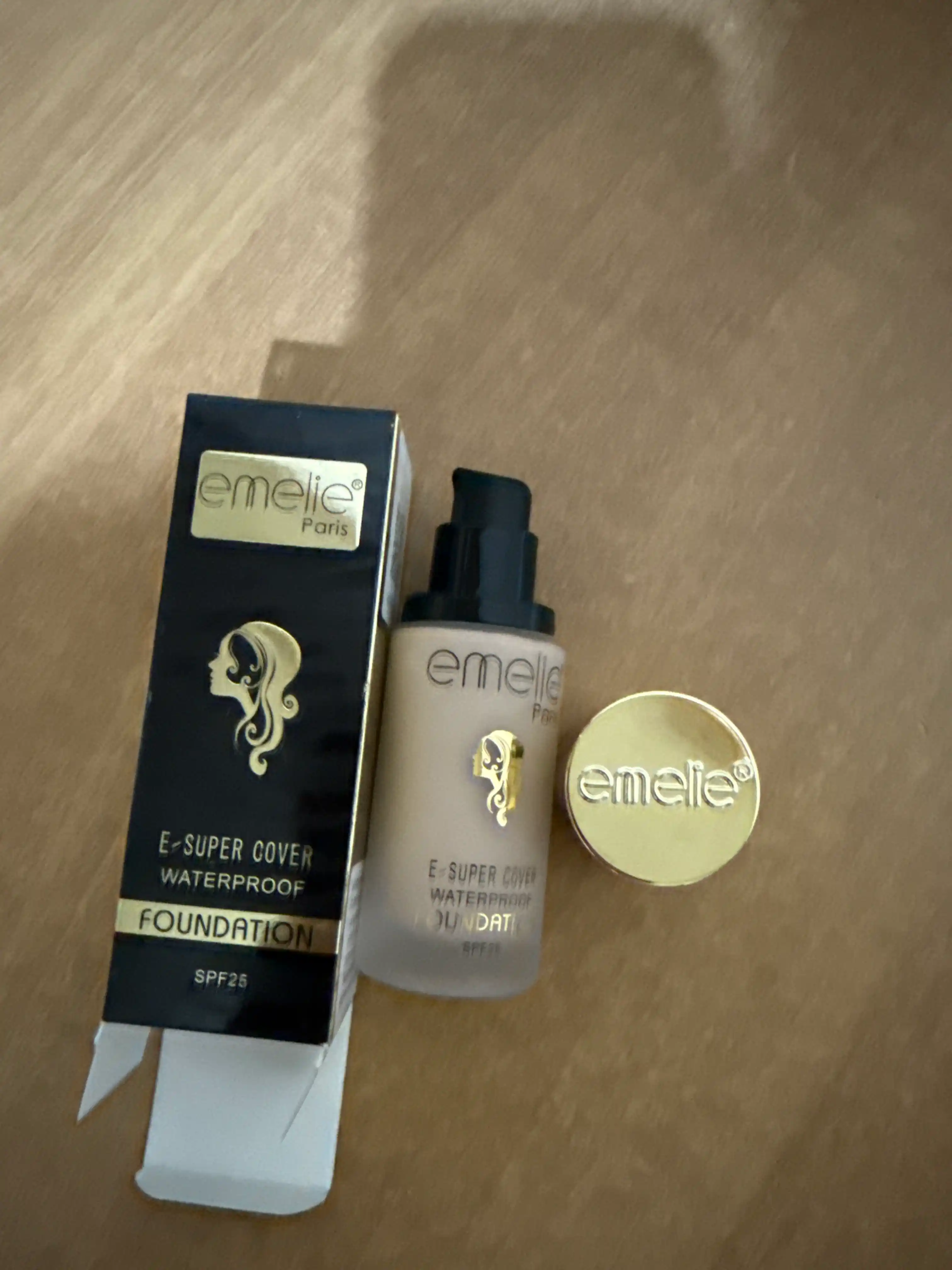 Emelie tonal kremi yuz uchun SPF 25, namlovchi, mat 01 va 02 ton, 45 ml