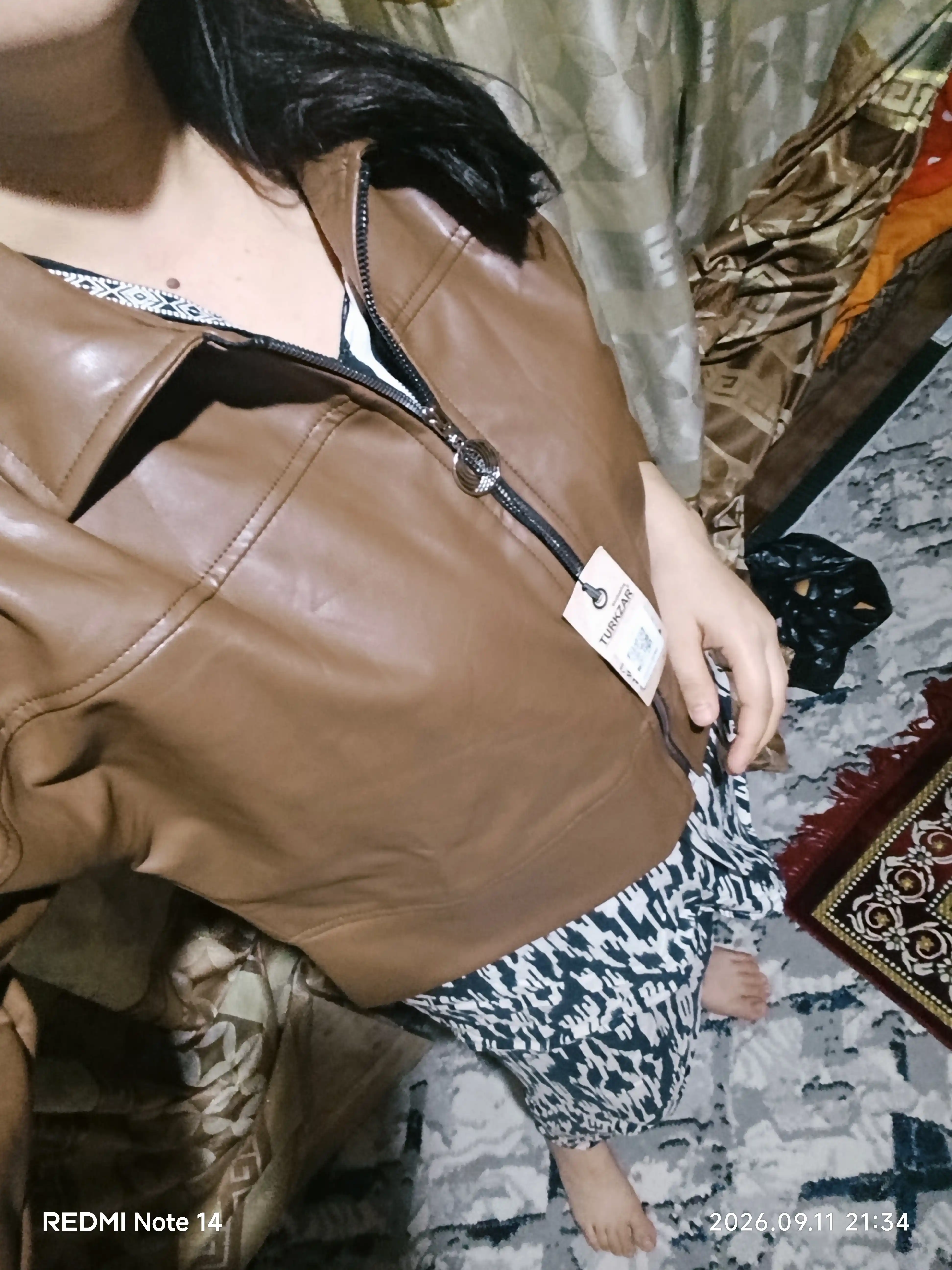 Charm kurtka, ayollar uchun, eko charm, zamonaviy model, ayollar kosuhasi