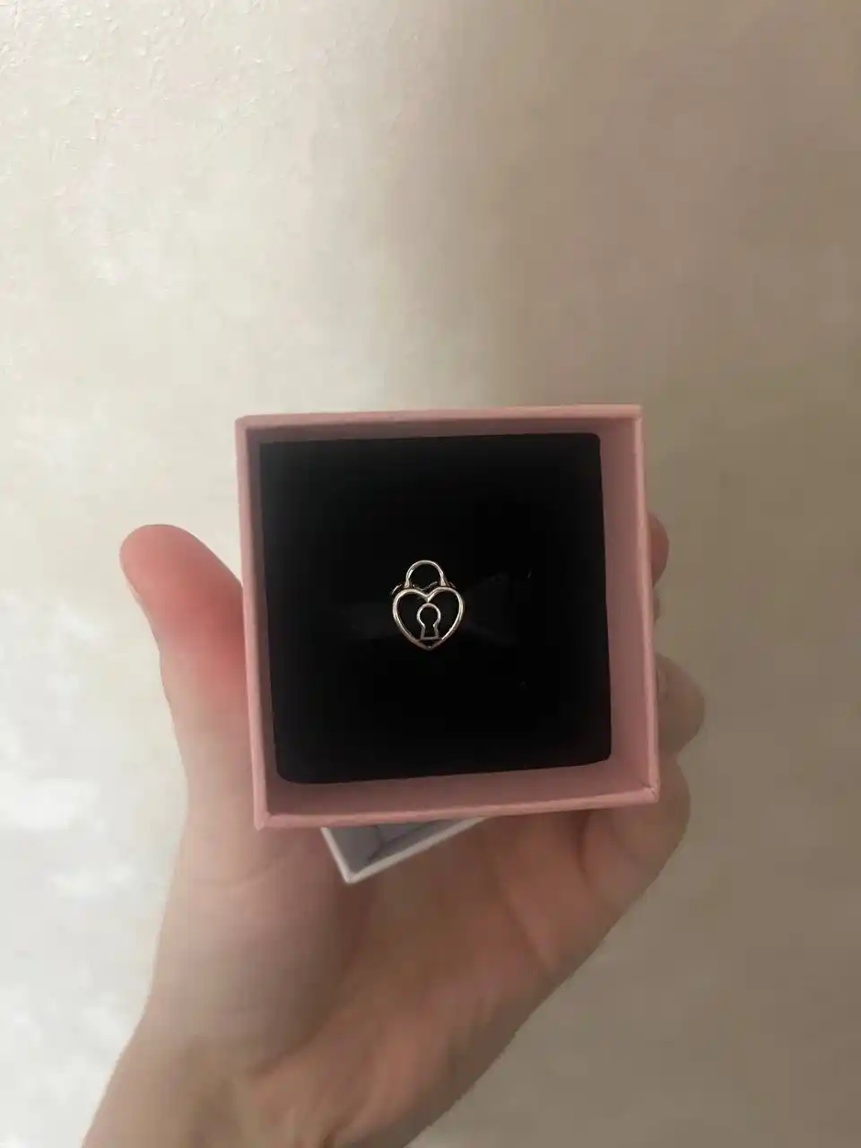 Ajurli yurak qulfi munchog‘i PANDORA 794358C00