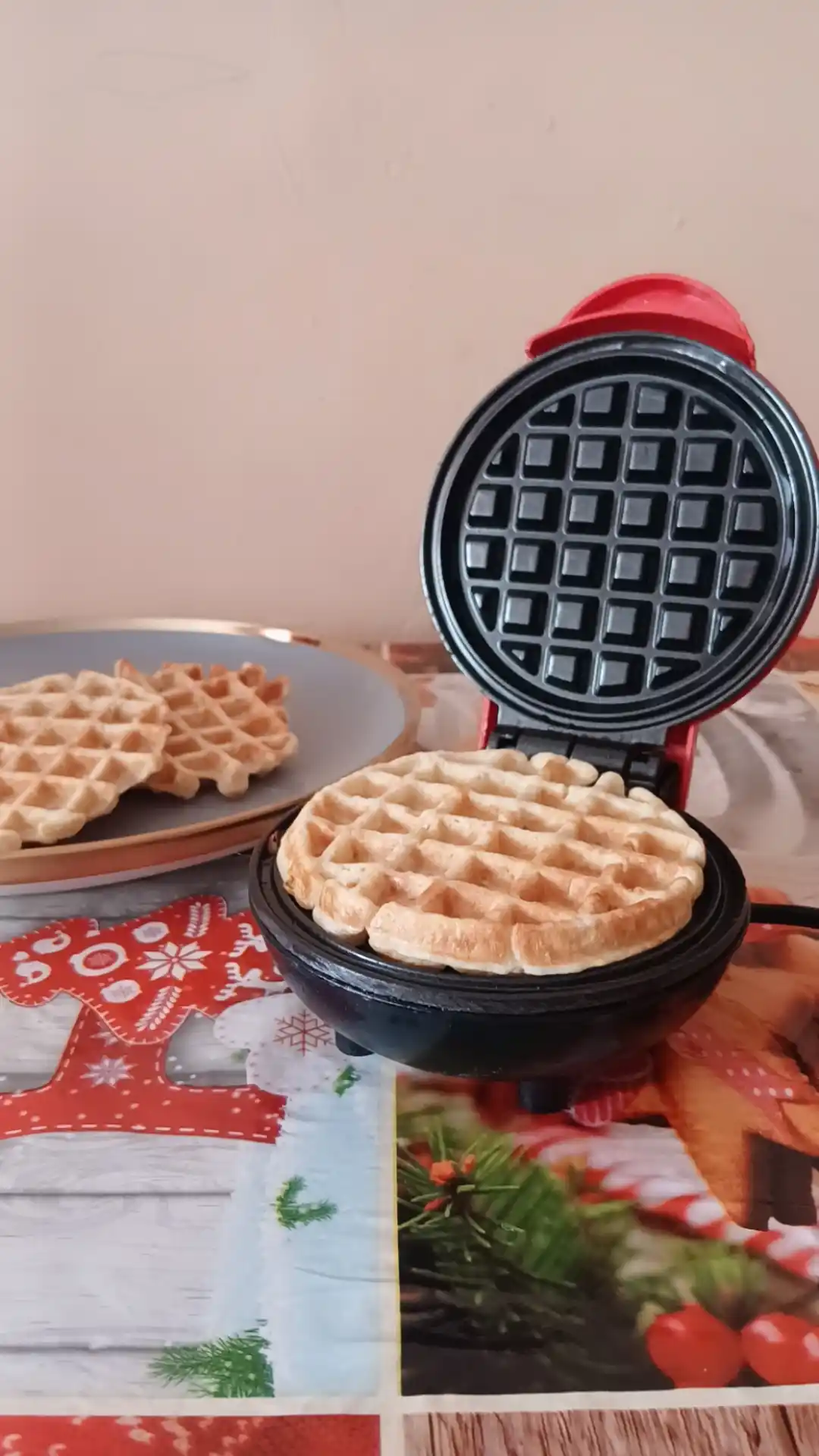 Mini vafelnitsa, Vena va Belgiya vafellari uchun, antiprigar qoplama bilan