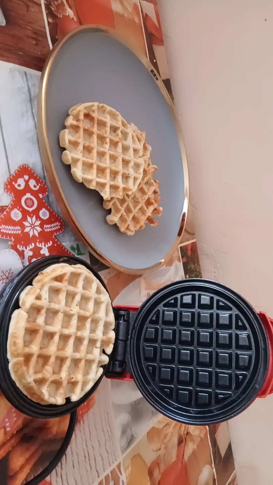 Mini vafelnitsa, Vena va Belgiya vafellari uchun, antiprigar qoplama bilan