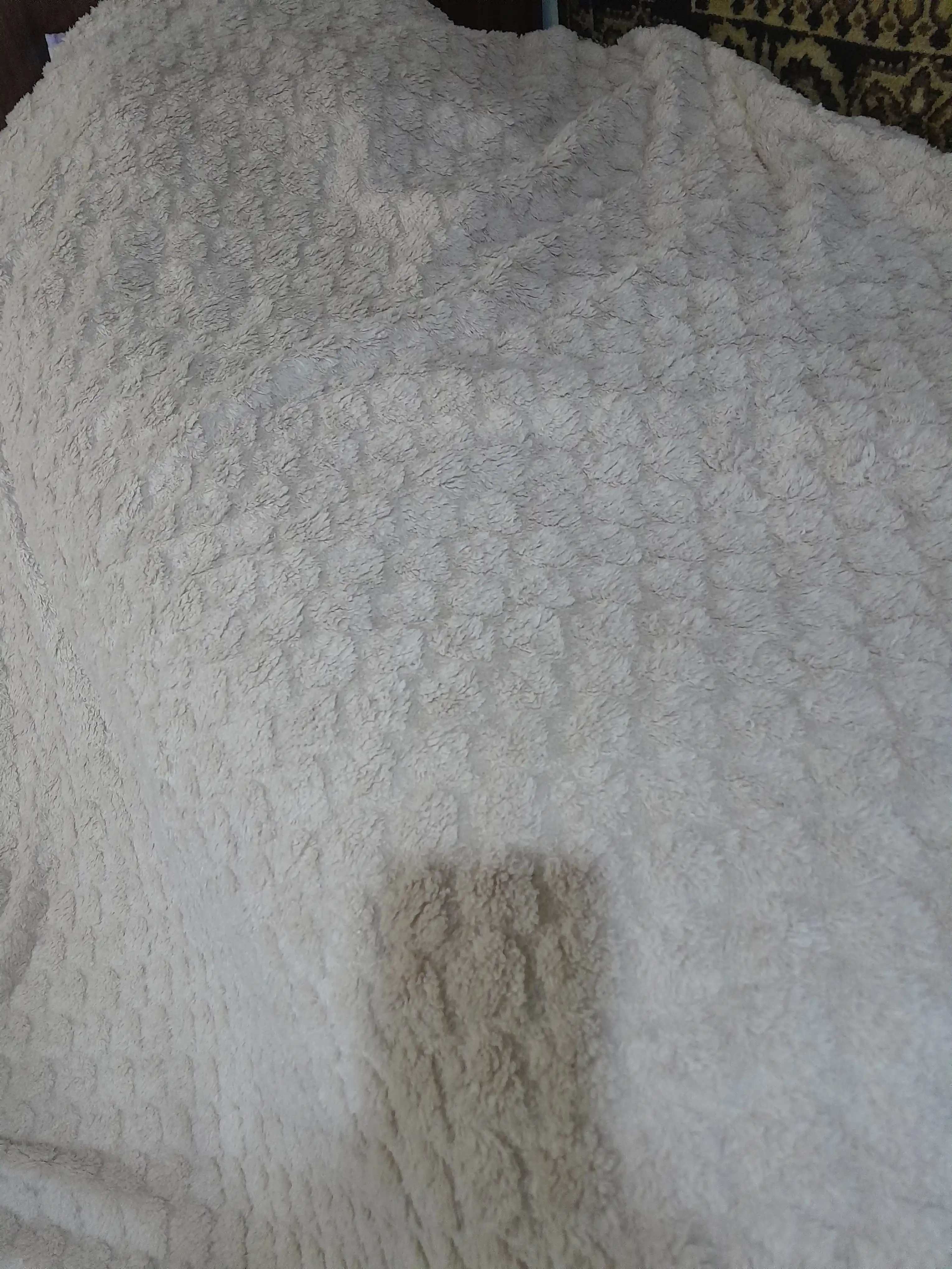Bej Rangli Bir Qatlamli pled 200×220 sm — Uy uchun Yumshoq va Nafis Qulaylik