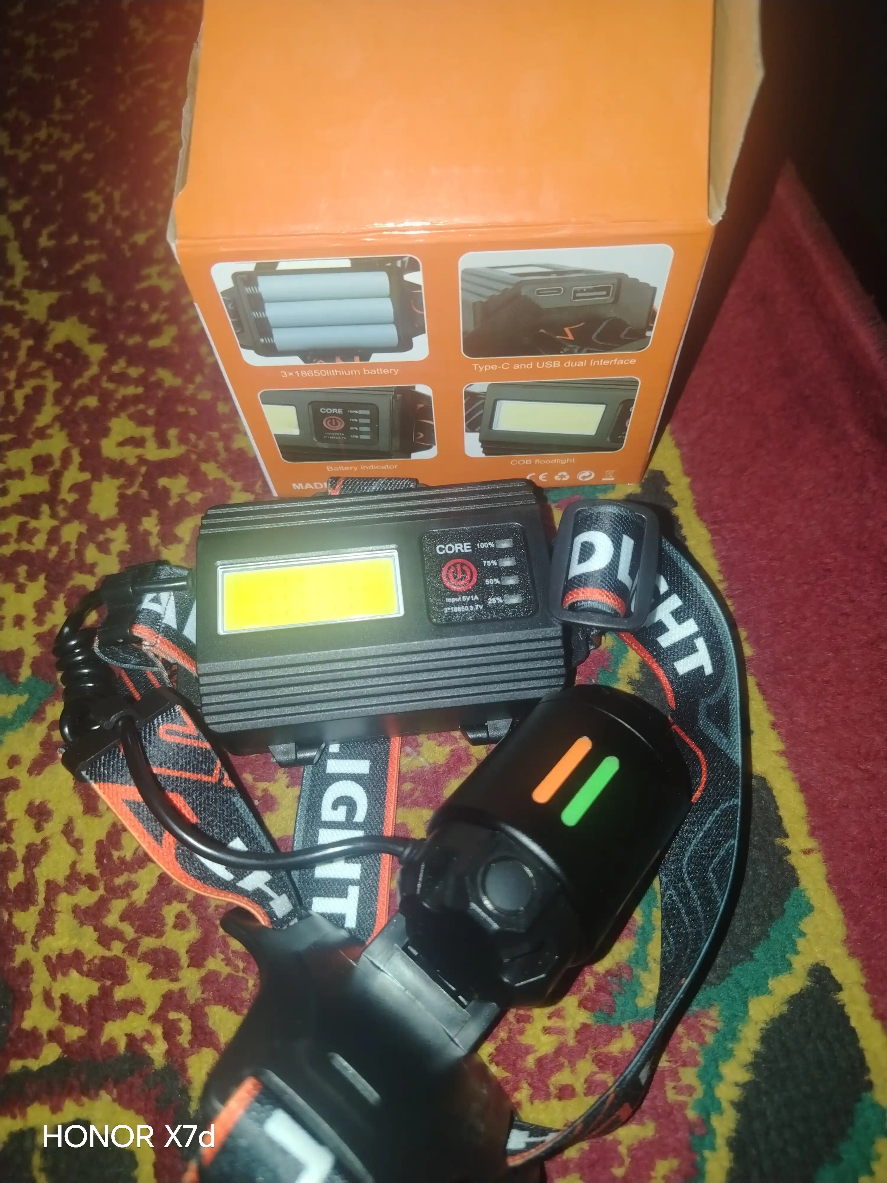Bosh fonar, 3 ta 18650 akkumulyator bilan, orqa fonar, 7 rejim va PowerBank funksiyasi