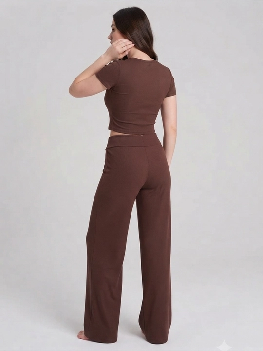 Ayollar Oversize shokolad rangli kostyum