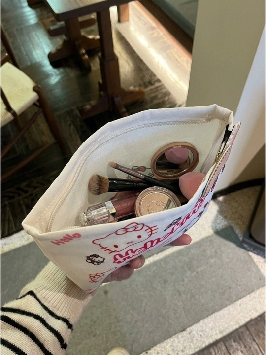 Kosmetik sumka qora va pushtili Hello Kitty