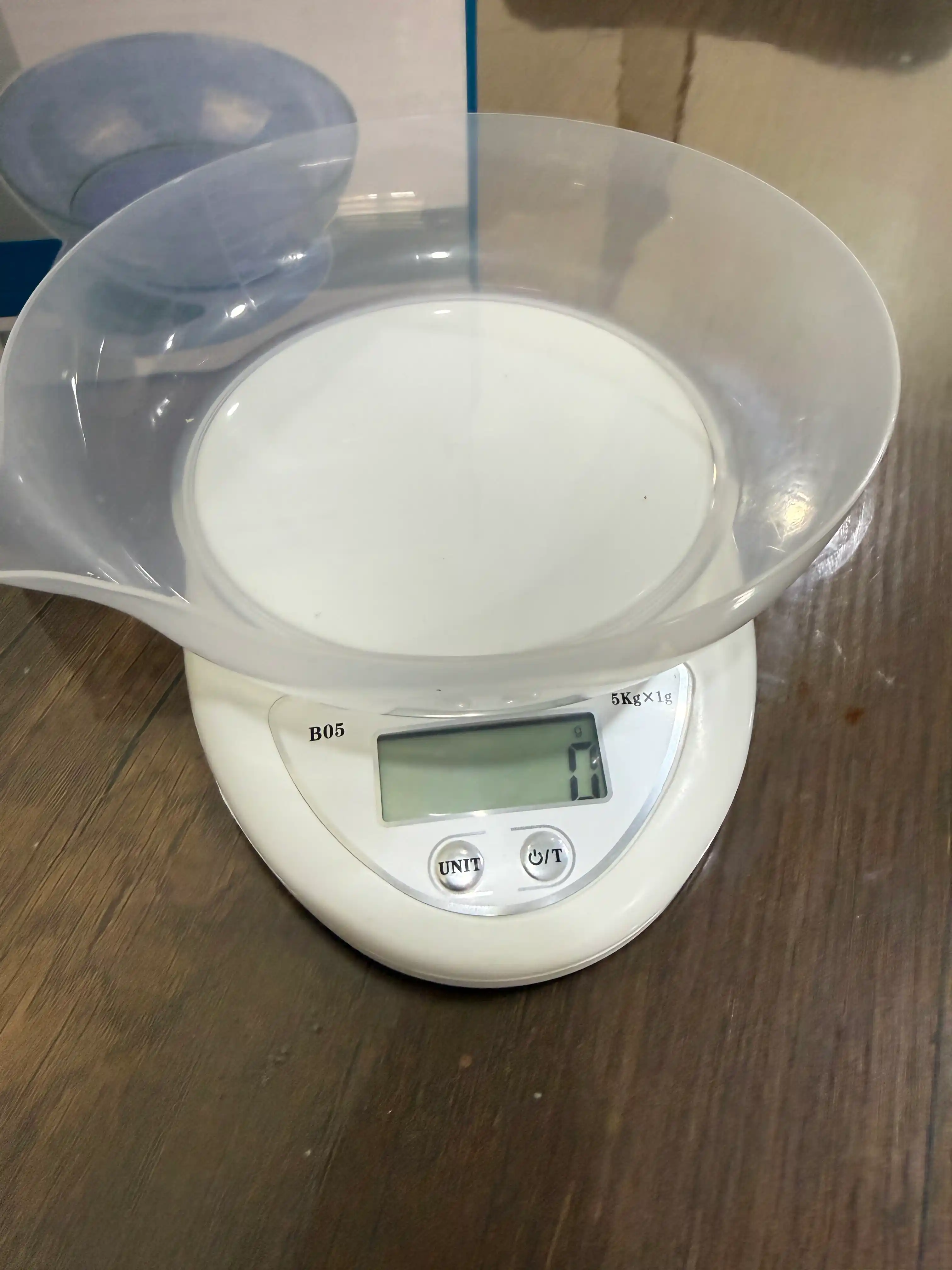 Batareyalar bilan birga 5 kg gacha bo'lgan oshxona tarozilari
