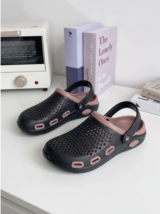 Ayollar uchun yengil EVA klog shippaklari Crocs uslubida
