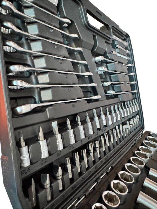 Набор инструментов для автомобиля IRON 215 предметов