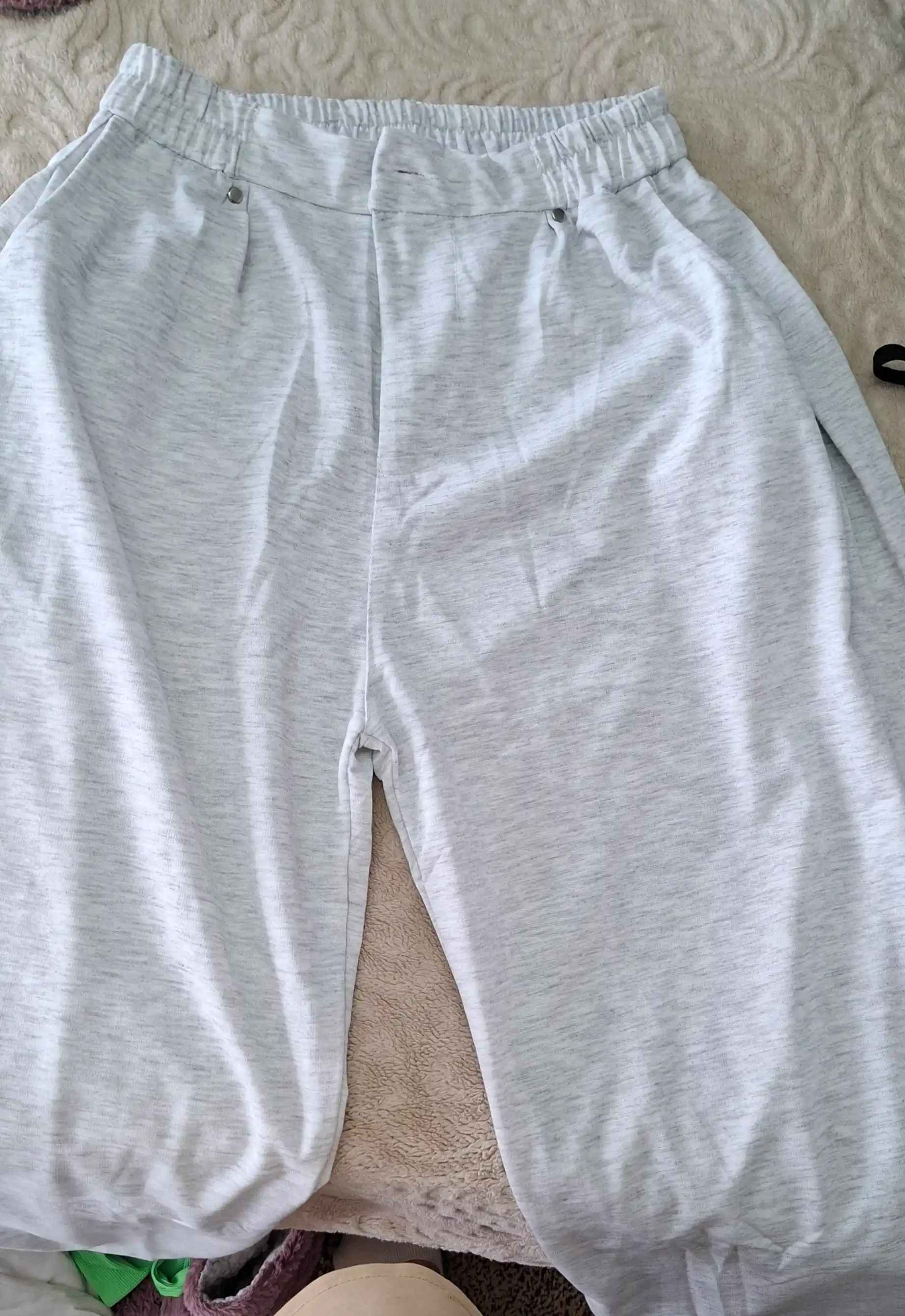 Ayollar uchun katta o‘lchamli Y2K keng shim (oversize) jogger