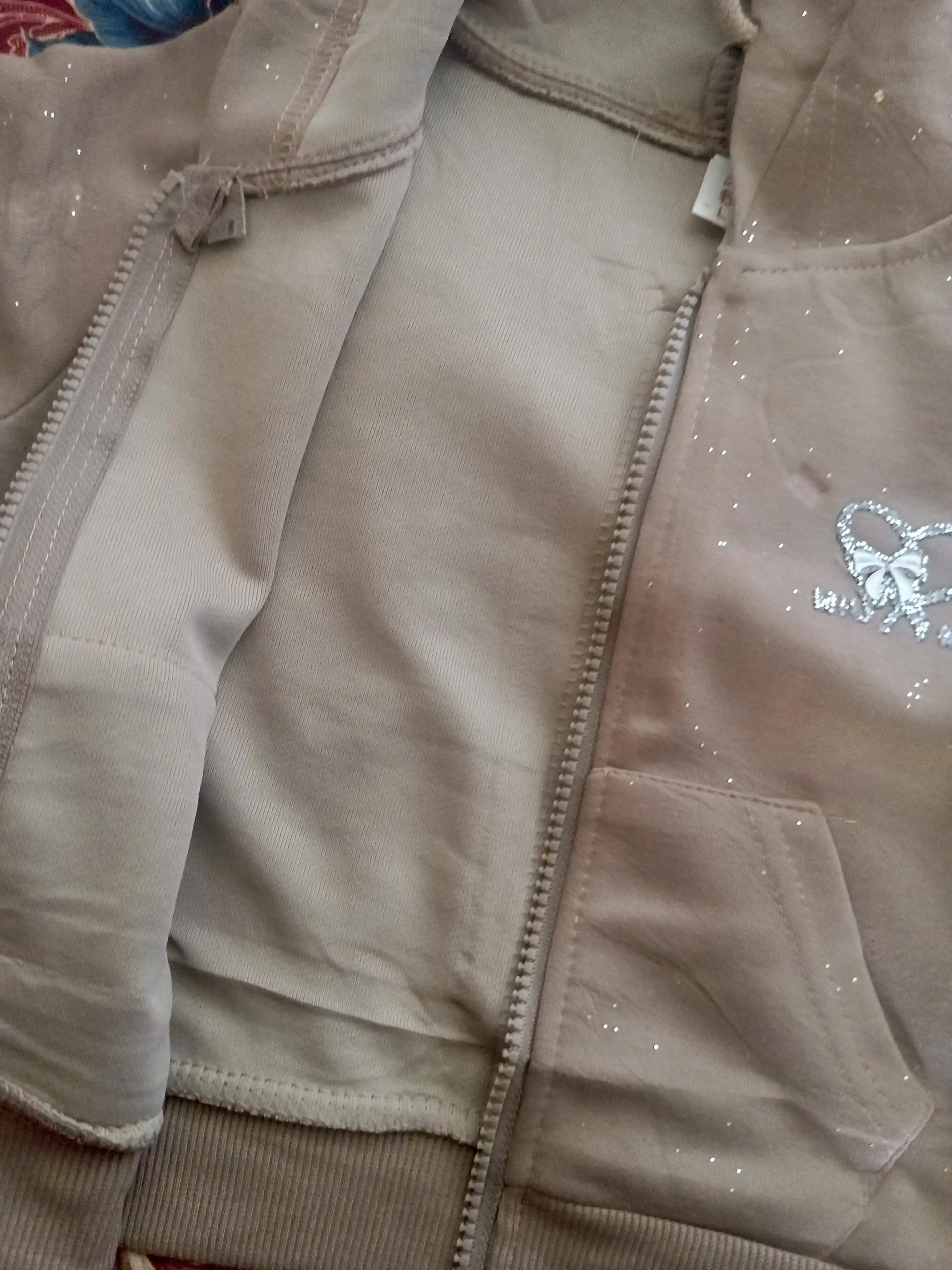 Qizlar uchun issiq dvoyka 4–7 yosh pushti polyester kostyum