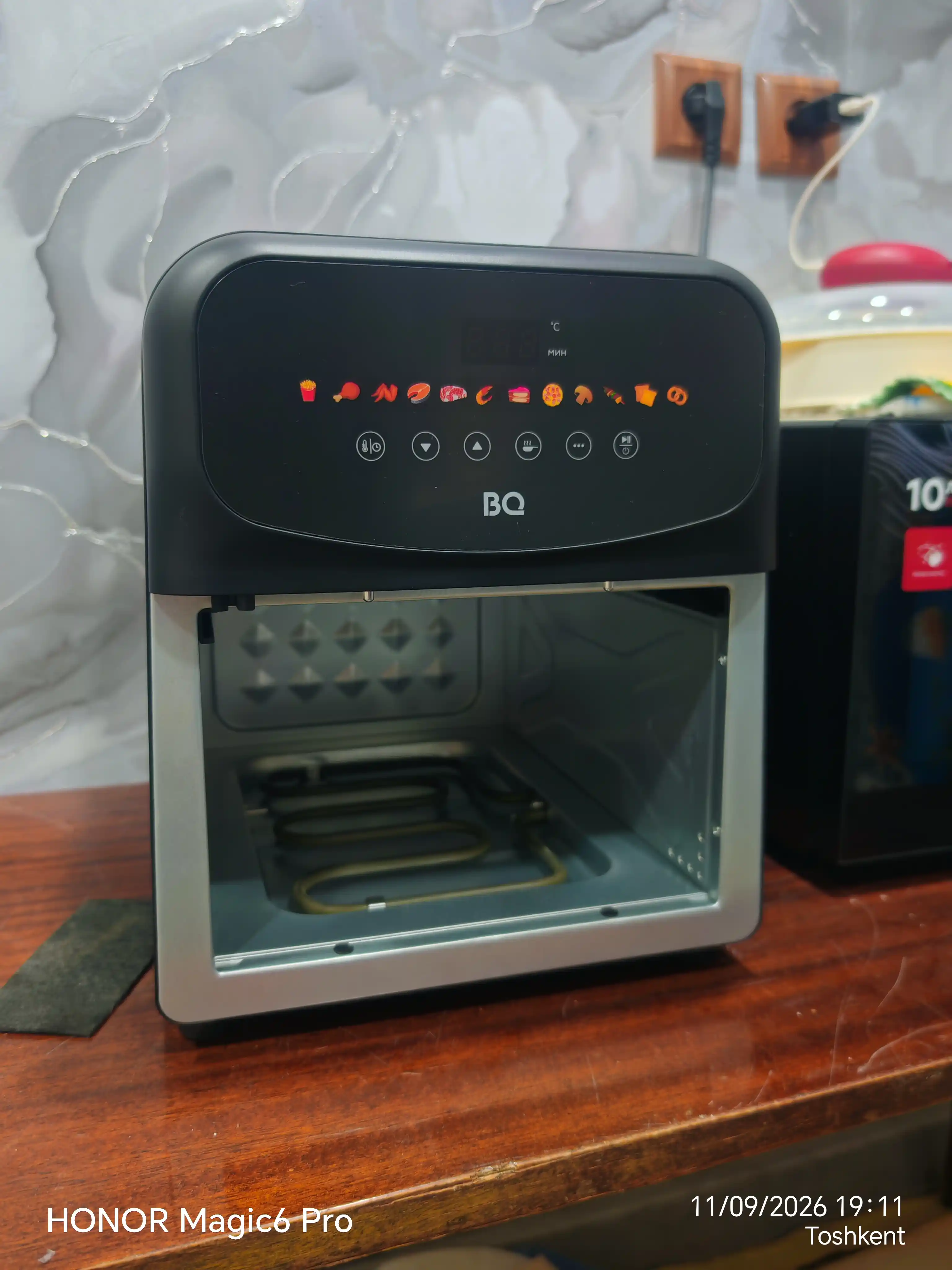 Аэрогриль мультипечь BQ AFU5011ZS 5л,AFU9011ZS 9л Duo Heat,технология Air Cycle,8 программ