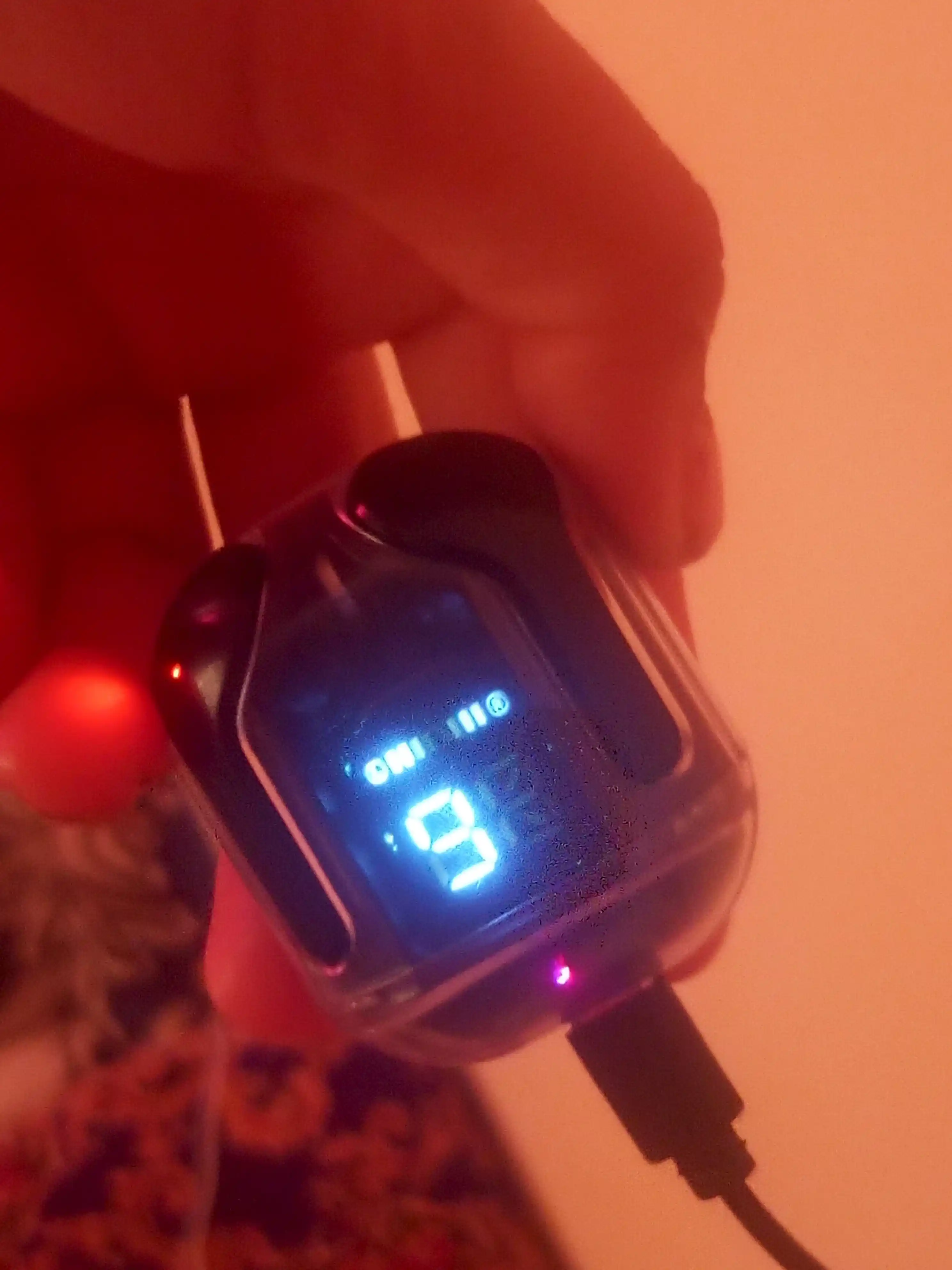 Simsiz Bluetooth naushnik LED displey, sensor boshqaruv, Type-C