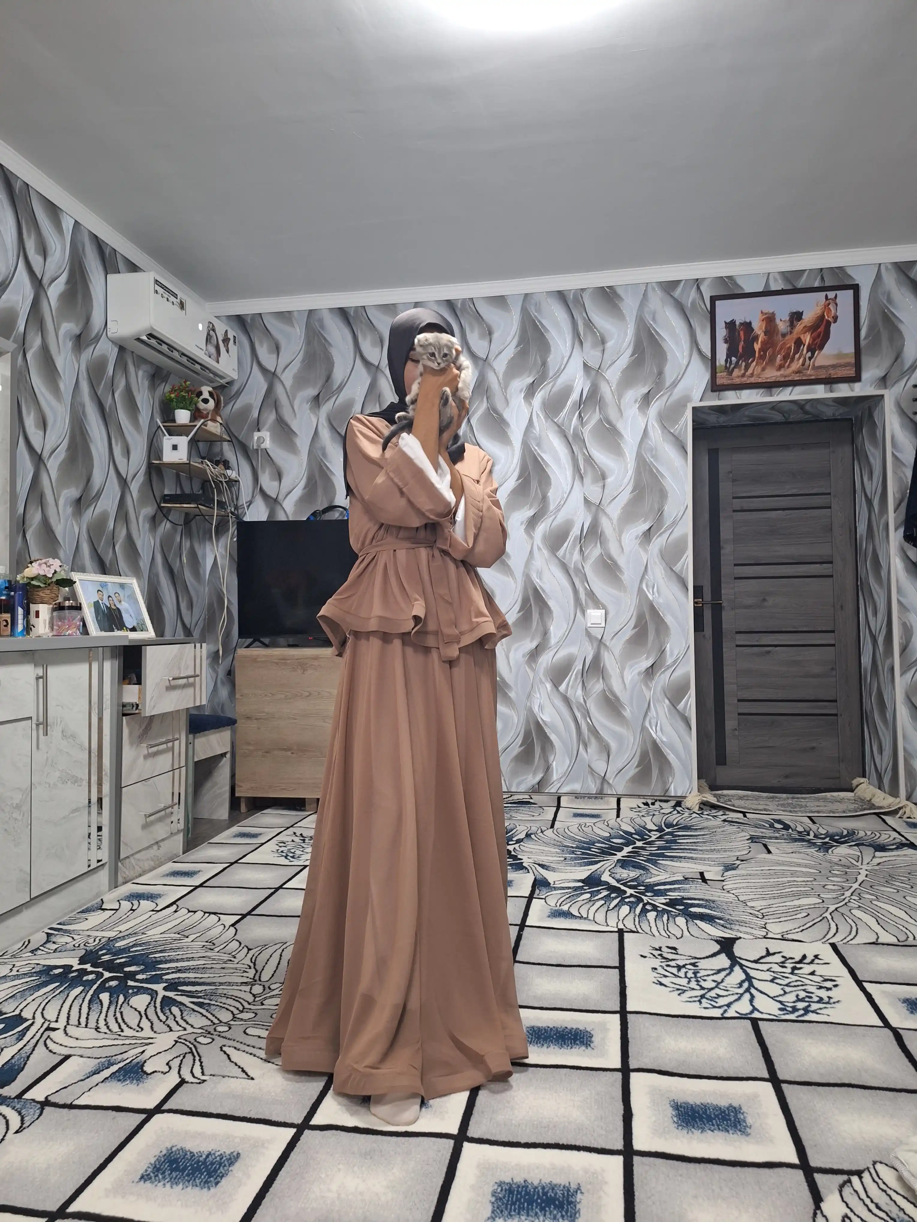 Ayollar uchun ikkilik to‘plam - bluza va yubka