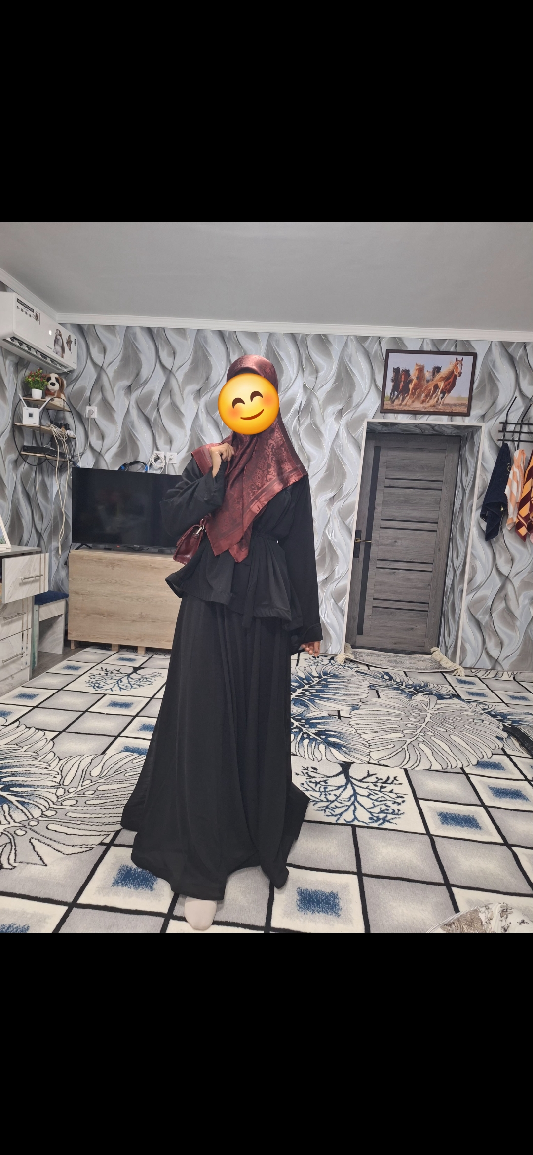 Ayollar uchun ikkilik to‘plam - bluza va yubka