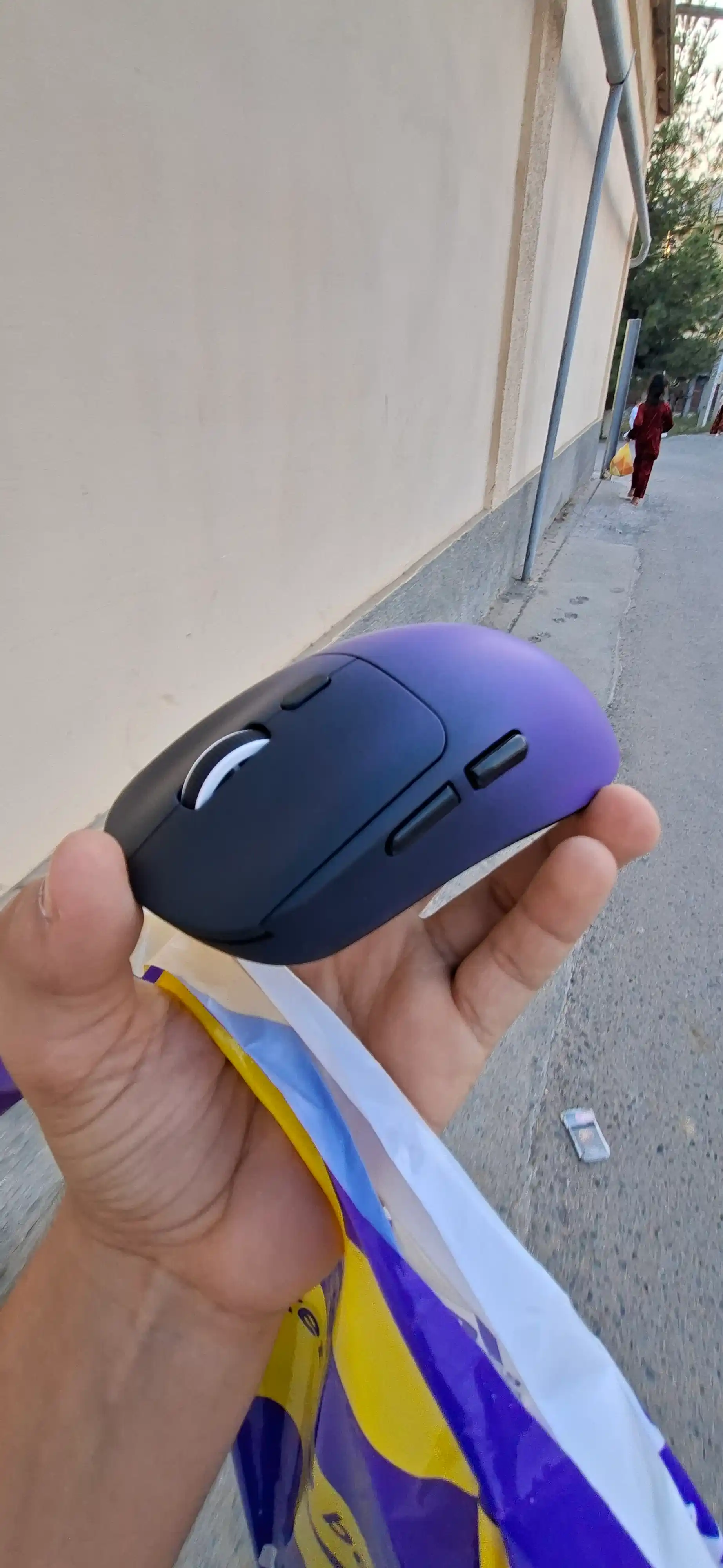 M348 simsiz o'yin sichqonchasi. Chastota 1000 Hz, 2 ta ulanish rejimi, batareya 500 mAh