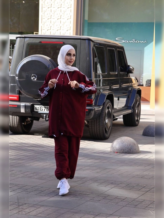 Ayollar sport kostyumi, kapyushonli, tugmali keng fason, ikki ip