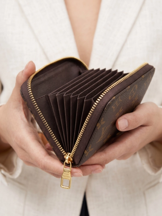 Женская сумка в стиле Louis Vuitton, подходит для повседневного использования