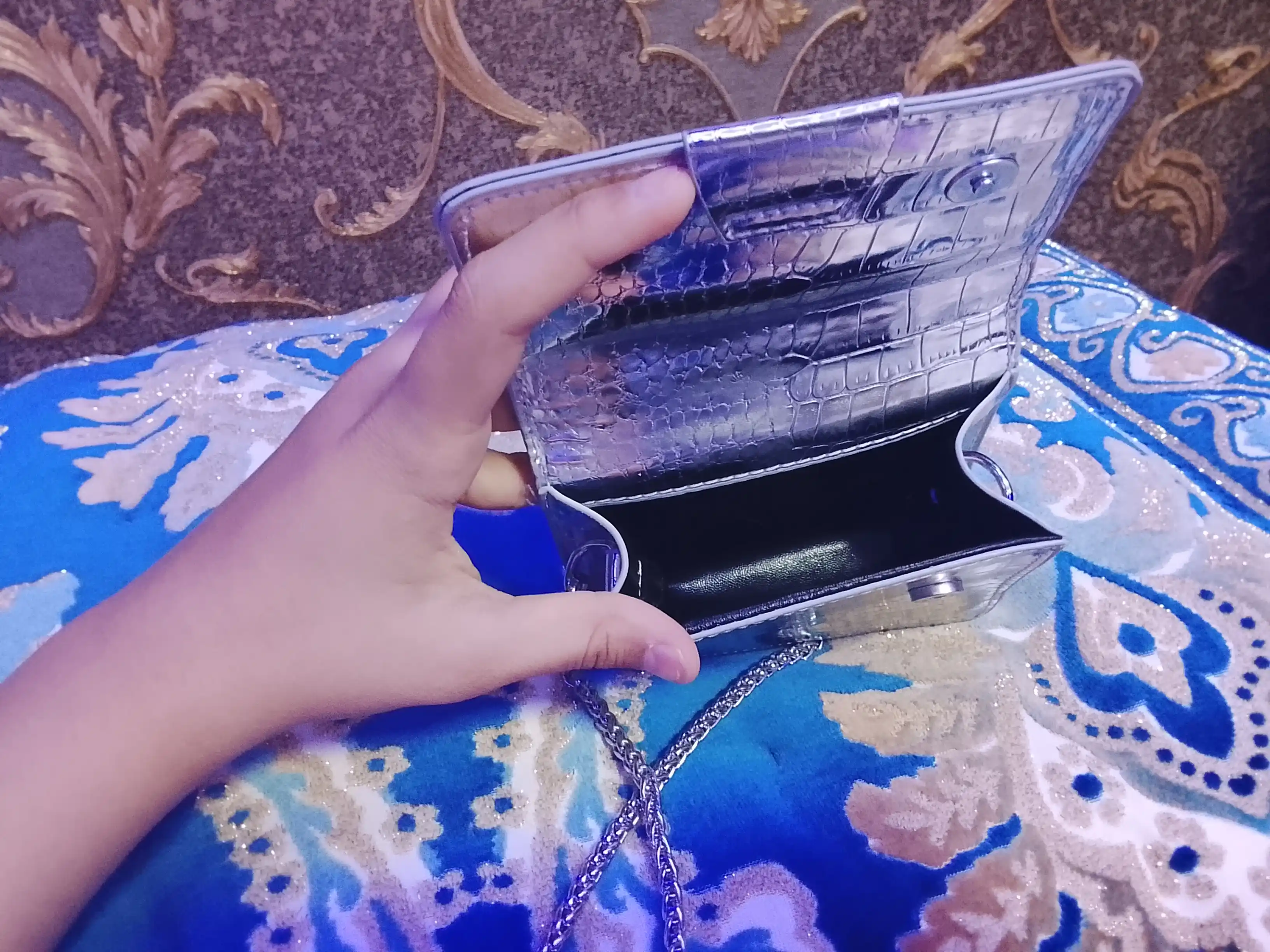 Ayollar uchun mini sumka, zanjirli, yelkaga osiladigan sumkacha