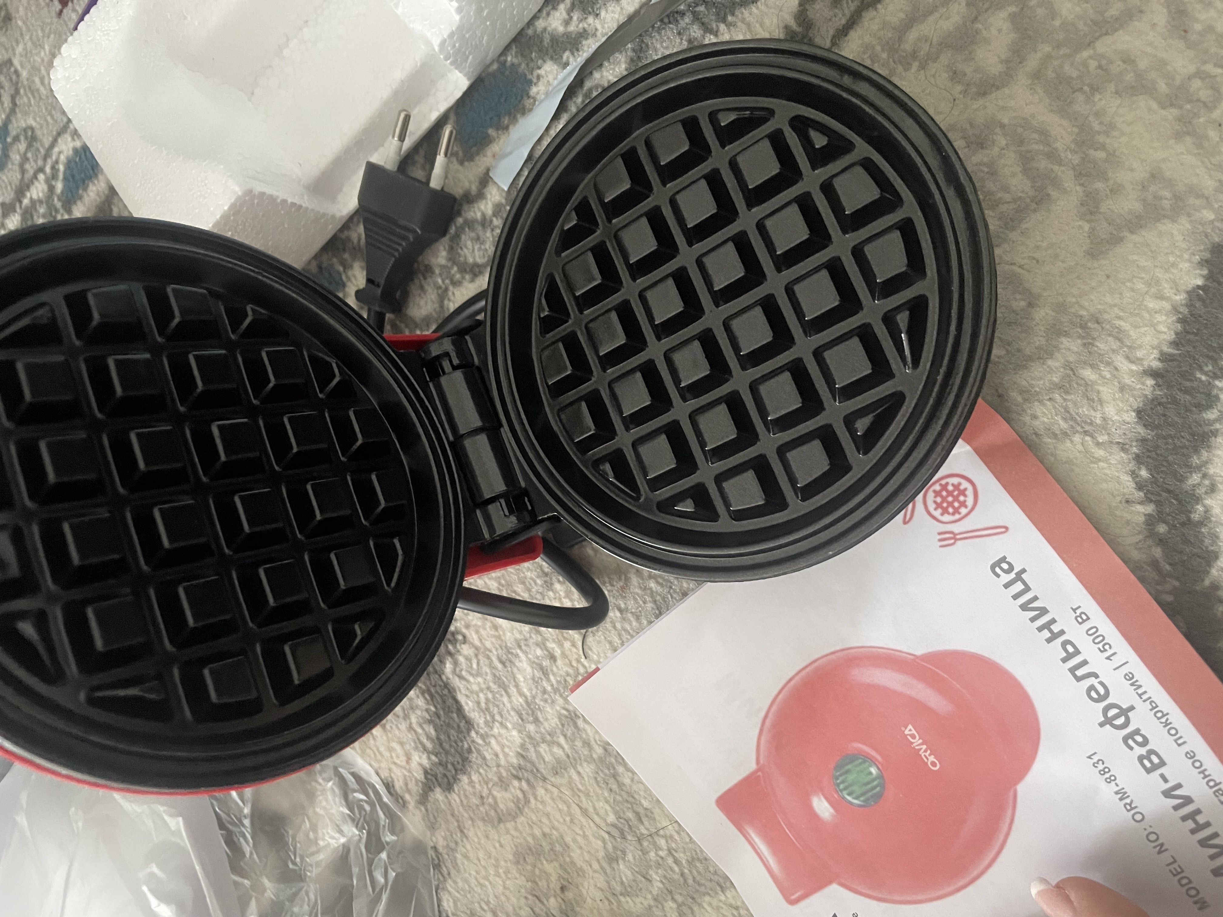 Mini vafelnitsa, Vena va Belgiya vafellari uchun, antiprigar qoplama bilan