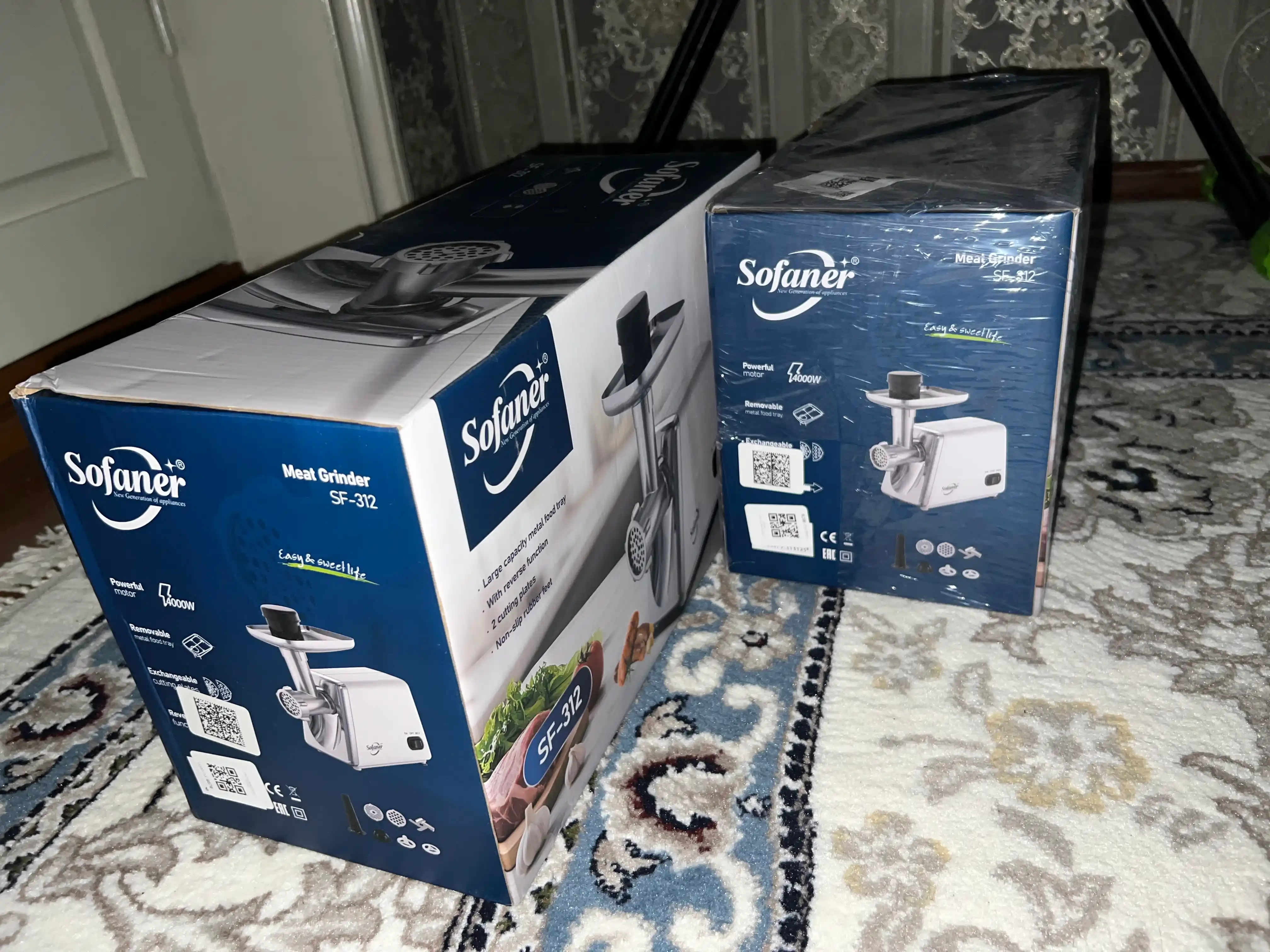 Go'sht maydalagich elektr 6 tasi 1 da, po'lat metall, revers funktsiya, quvvat 4000 Vt