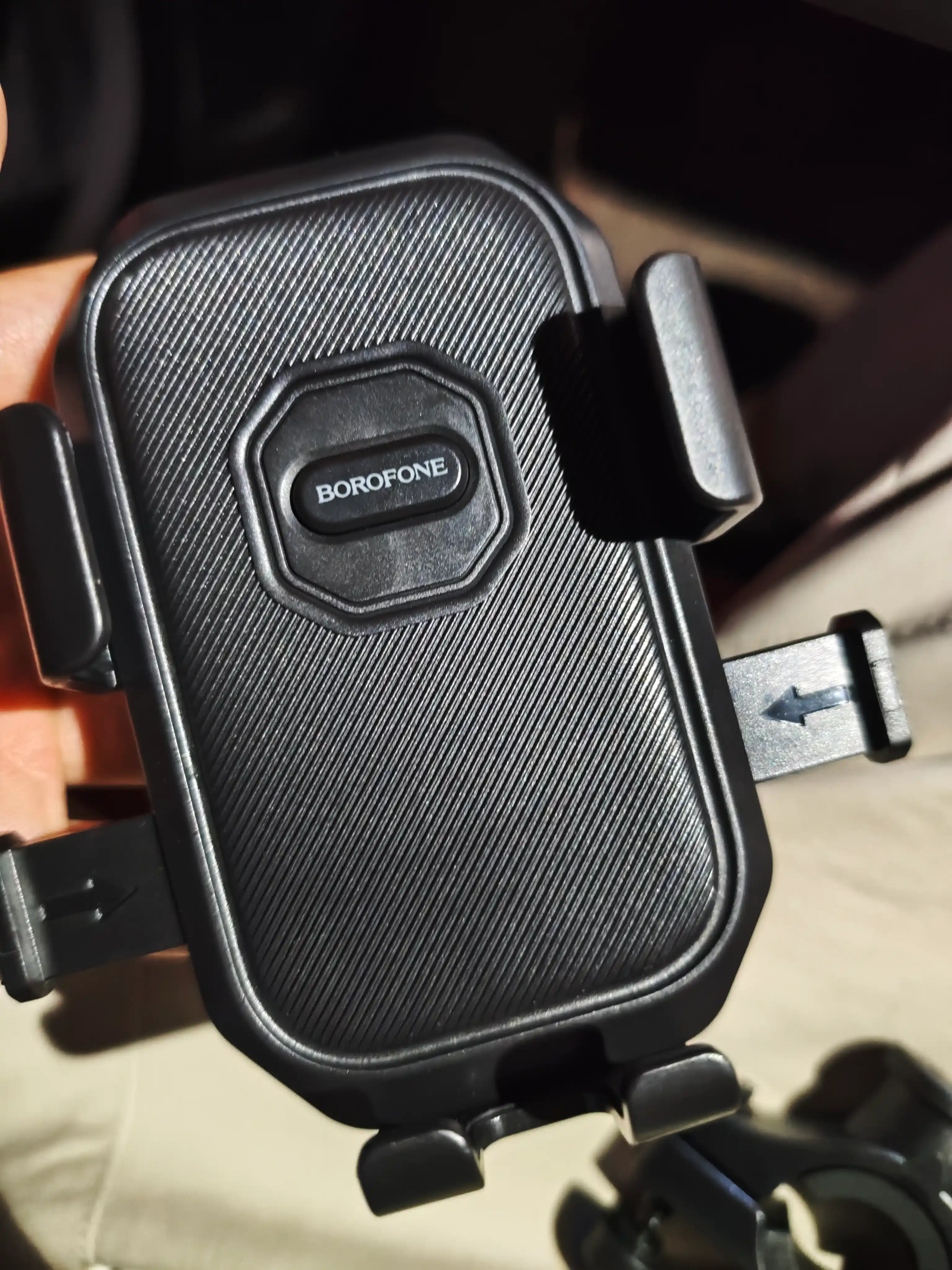 Держатель холдер органайзер для смартфона Borofone H141 в вентиляцию авто 360' до 7'