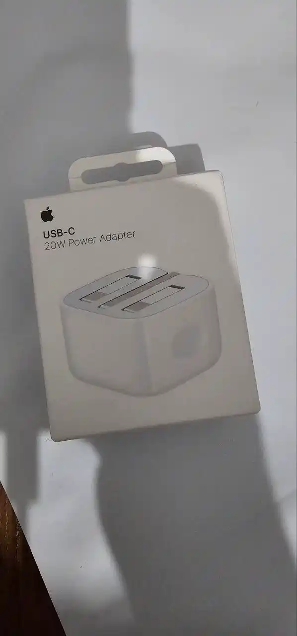 Зарядное устройство (ОРГ) USB-C 20W для iPhone X, 11, 12, 13, 14, 15, 16, 17 быстрой заряд