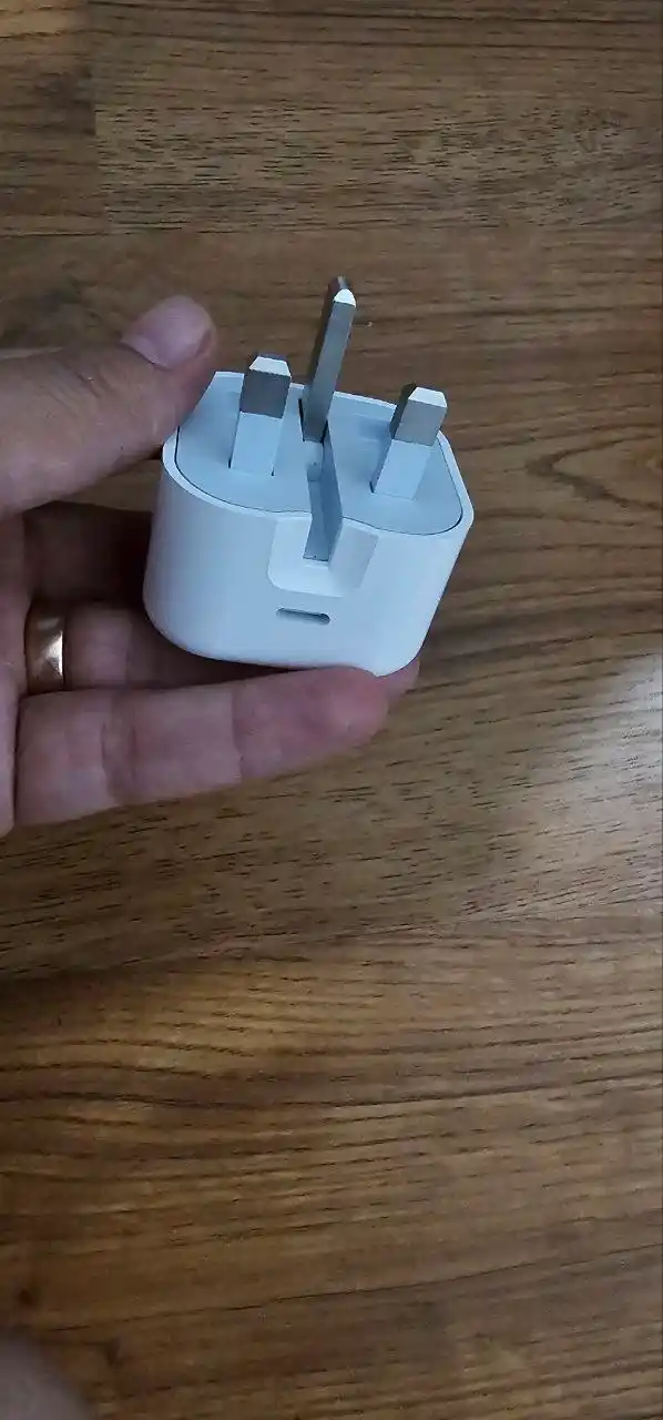 Зарядное устройство (ОРГ) USB-C 20W для iPhone X, 11, 12, 13, 14, 15, 16, 17 быстрой заряд