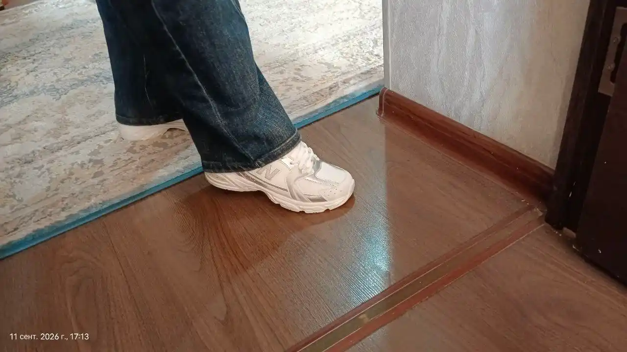 Женские кроссовки NB530