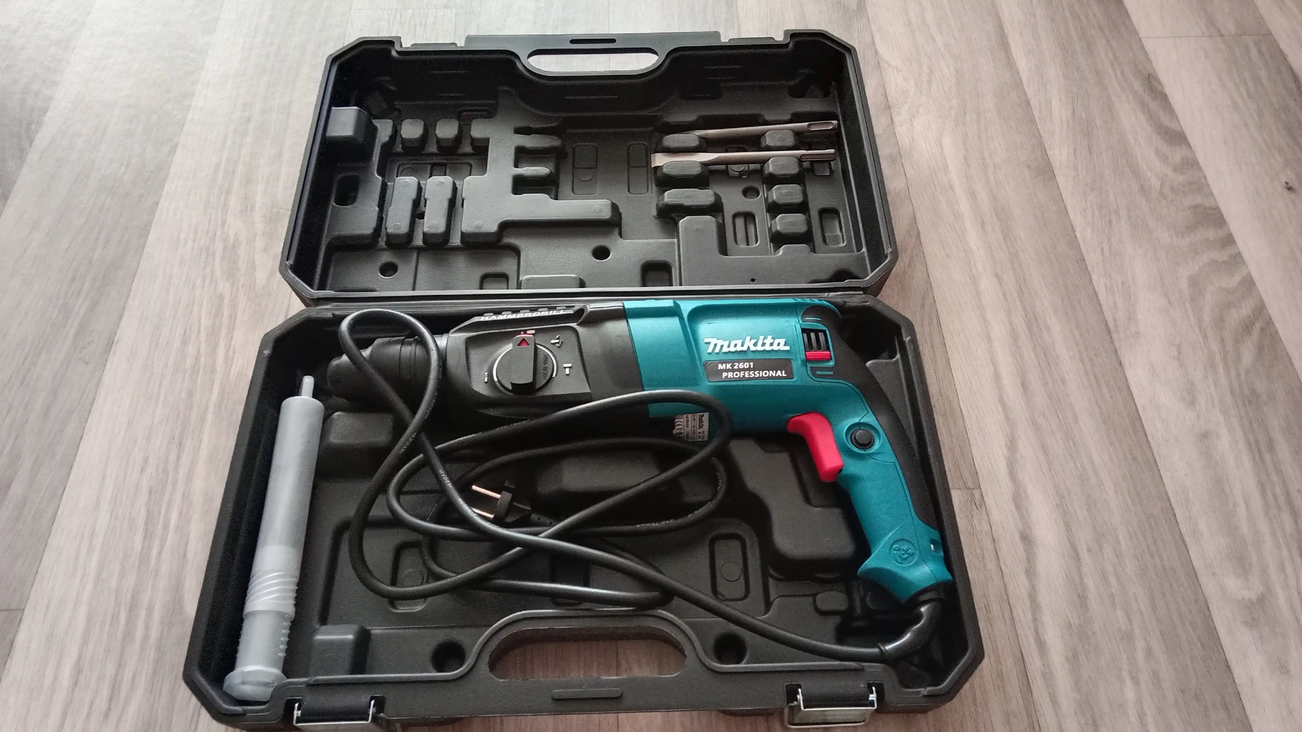 Perforator SDS PLUS, 26 mm, 800 Vt, 900 aylanish/min, 5 bur to'plamda