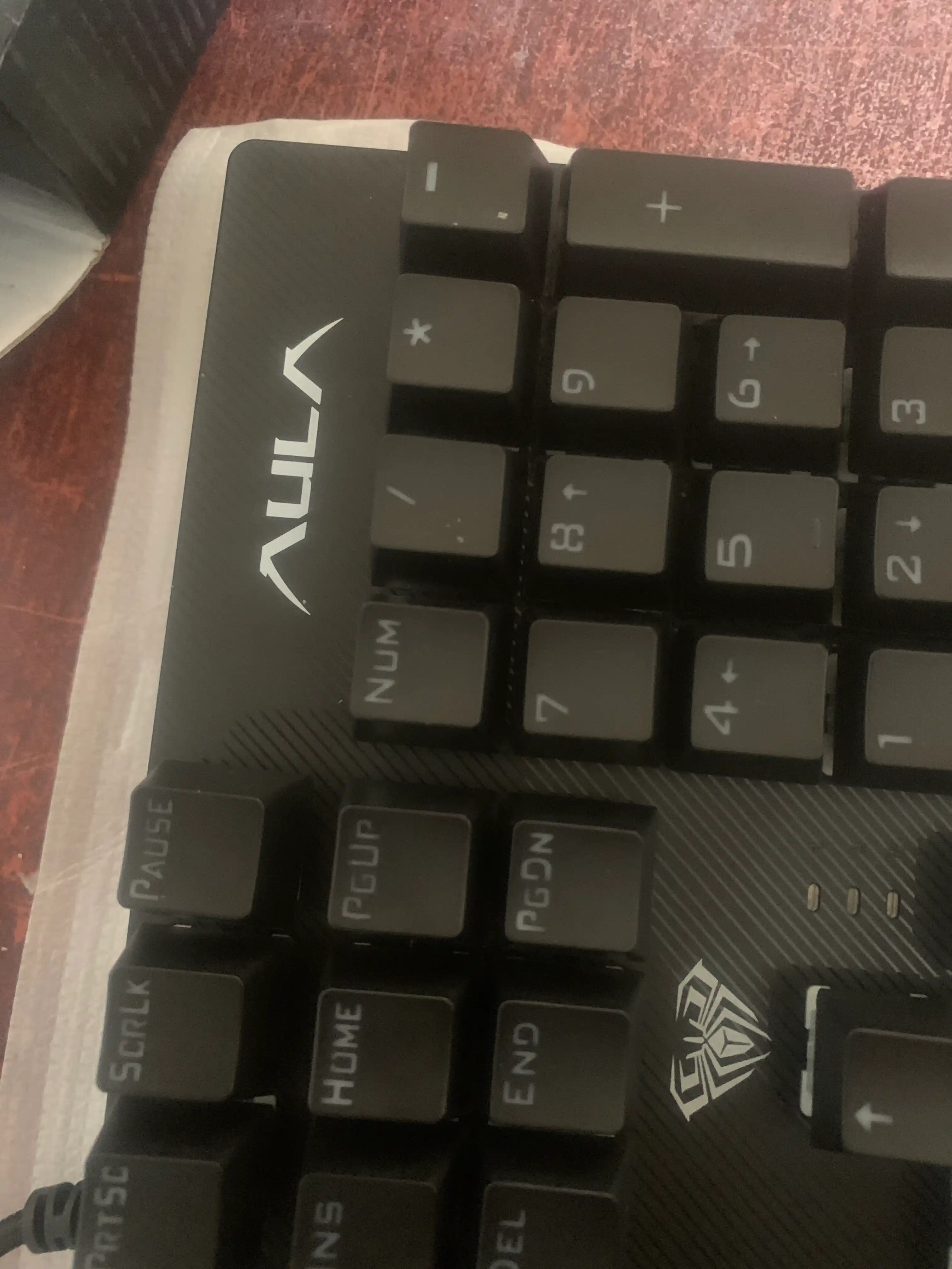 AULA F2058 o‘yin uchun mexanik klaviaturasi, fon chirog‘i bilan, simli