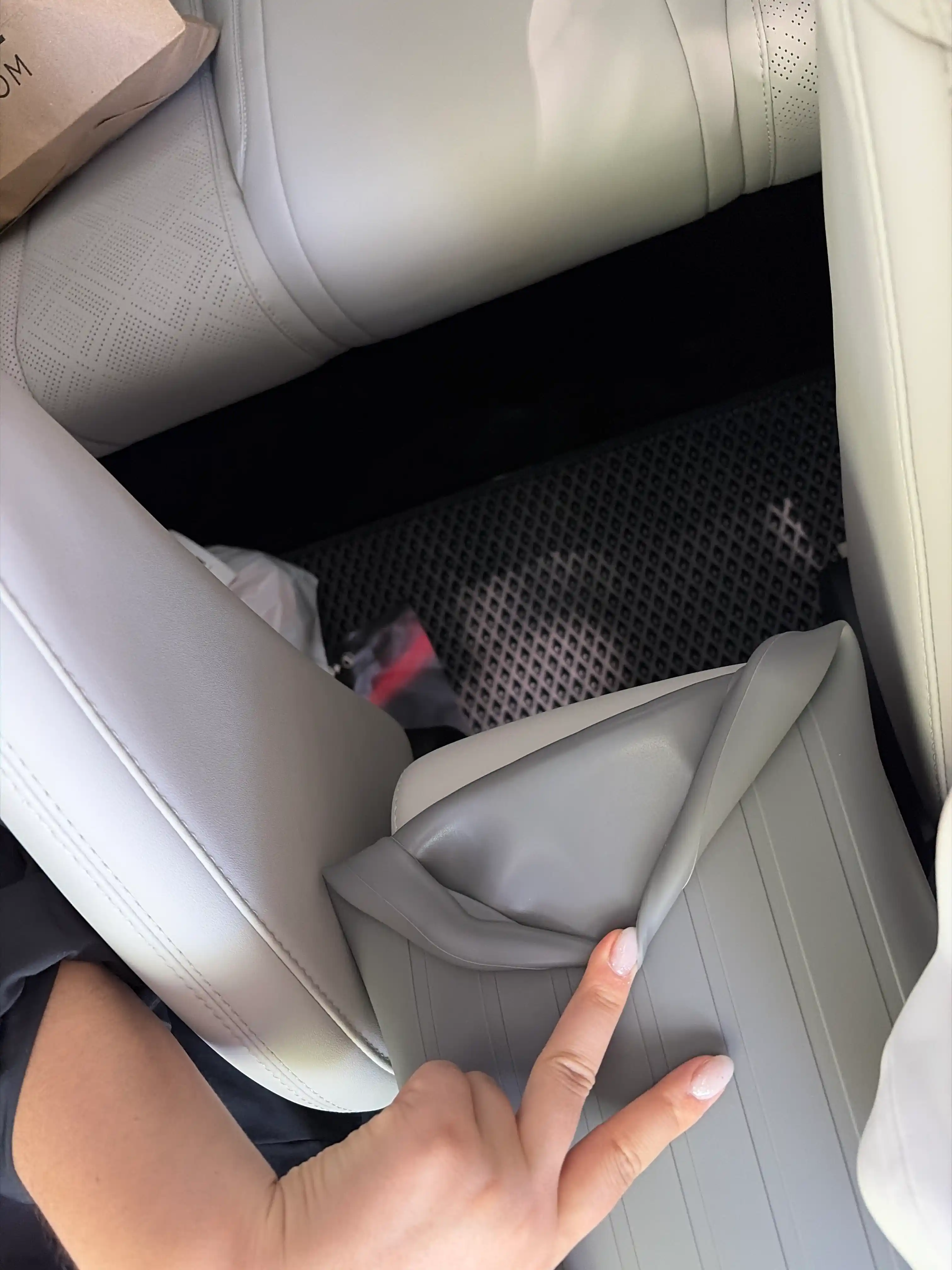 Чехол силиконовый на подлокотник на BYD YAN UP