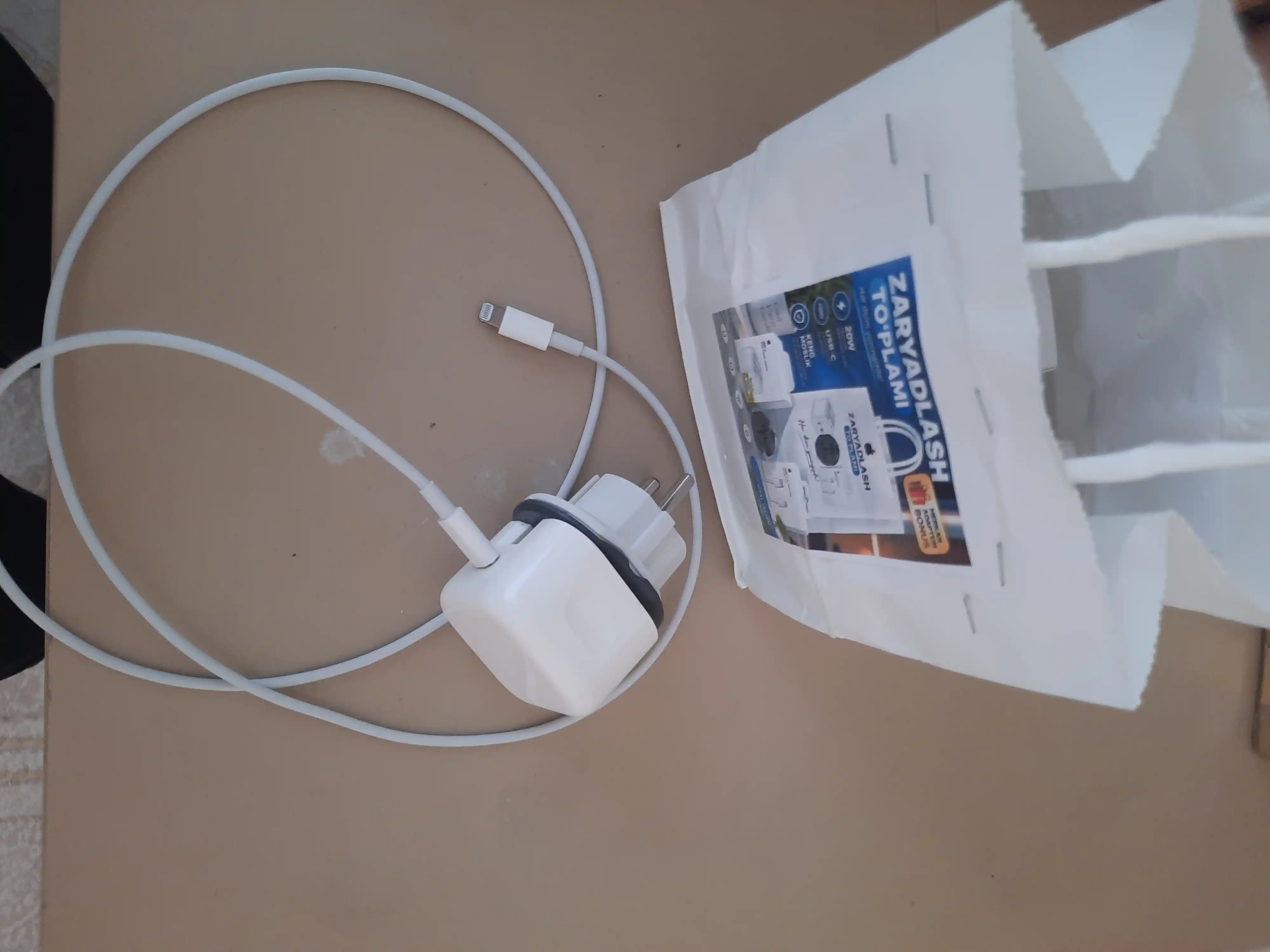 Зарядного устройства мощностью 20 Вт для iPhone X,11,12,13,14 с кабелем USB-C — Lightning