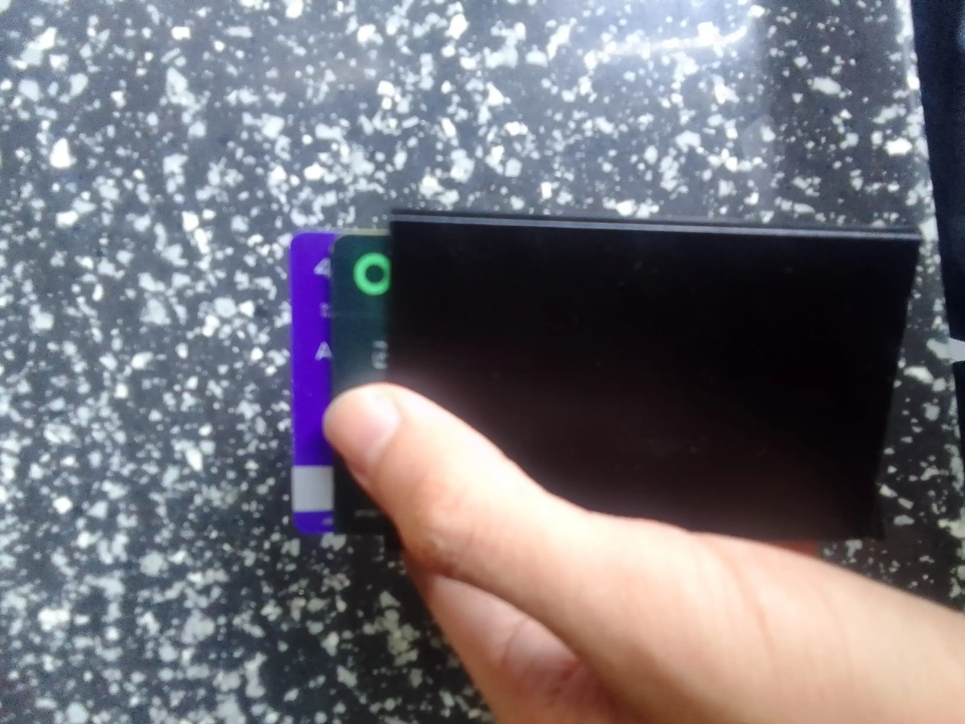 Metall kardxolder-RFID himoyasi, ixcham va ishonchli, hujjatlar uchun taktik