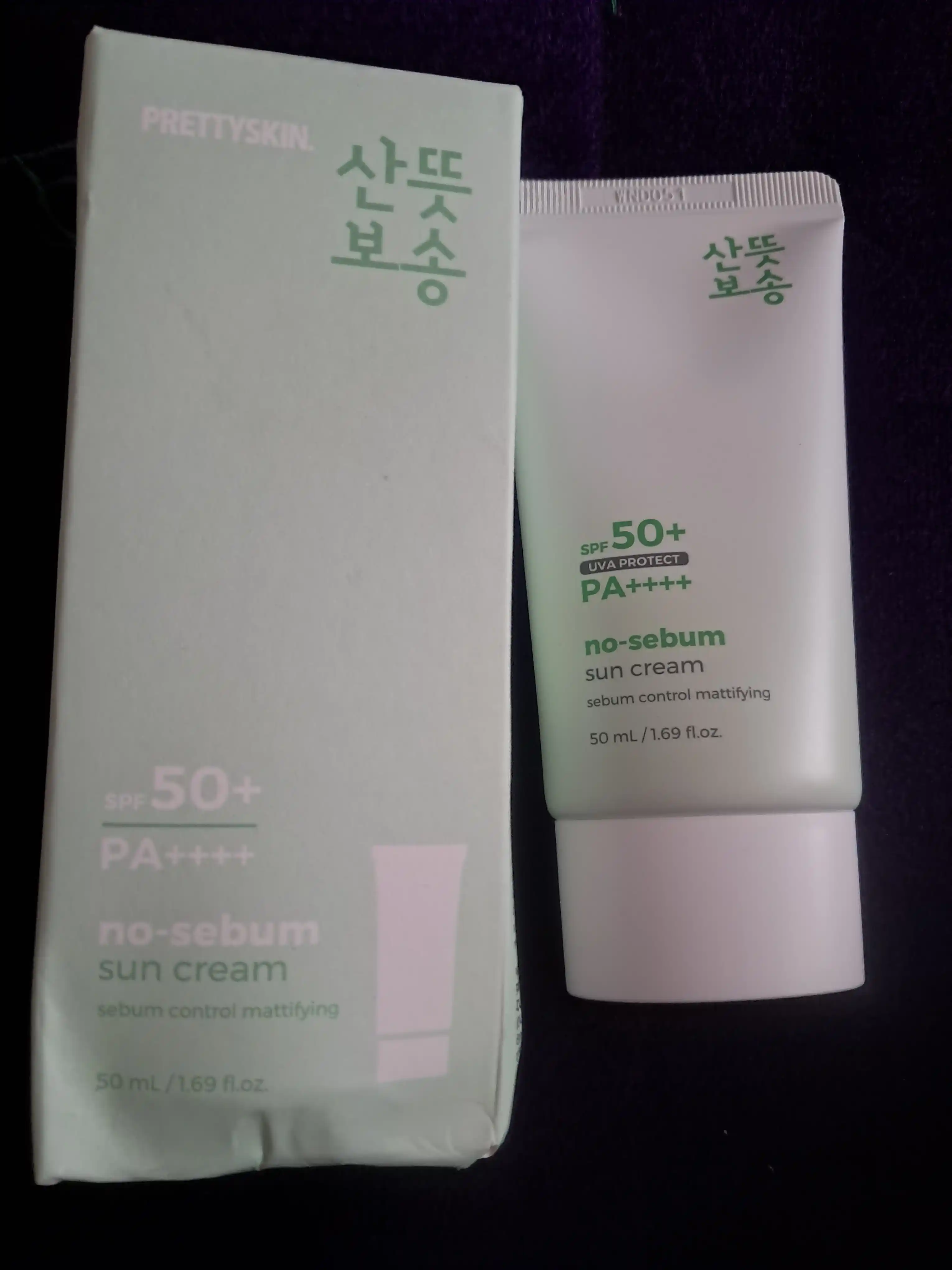 Quyoshdan himoyalovchi namlantiruvchi kremlar Prettyskin SPF50+ PA++++