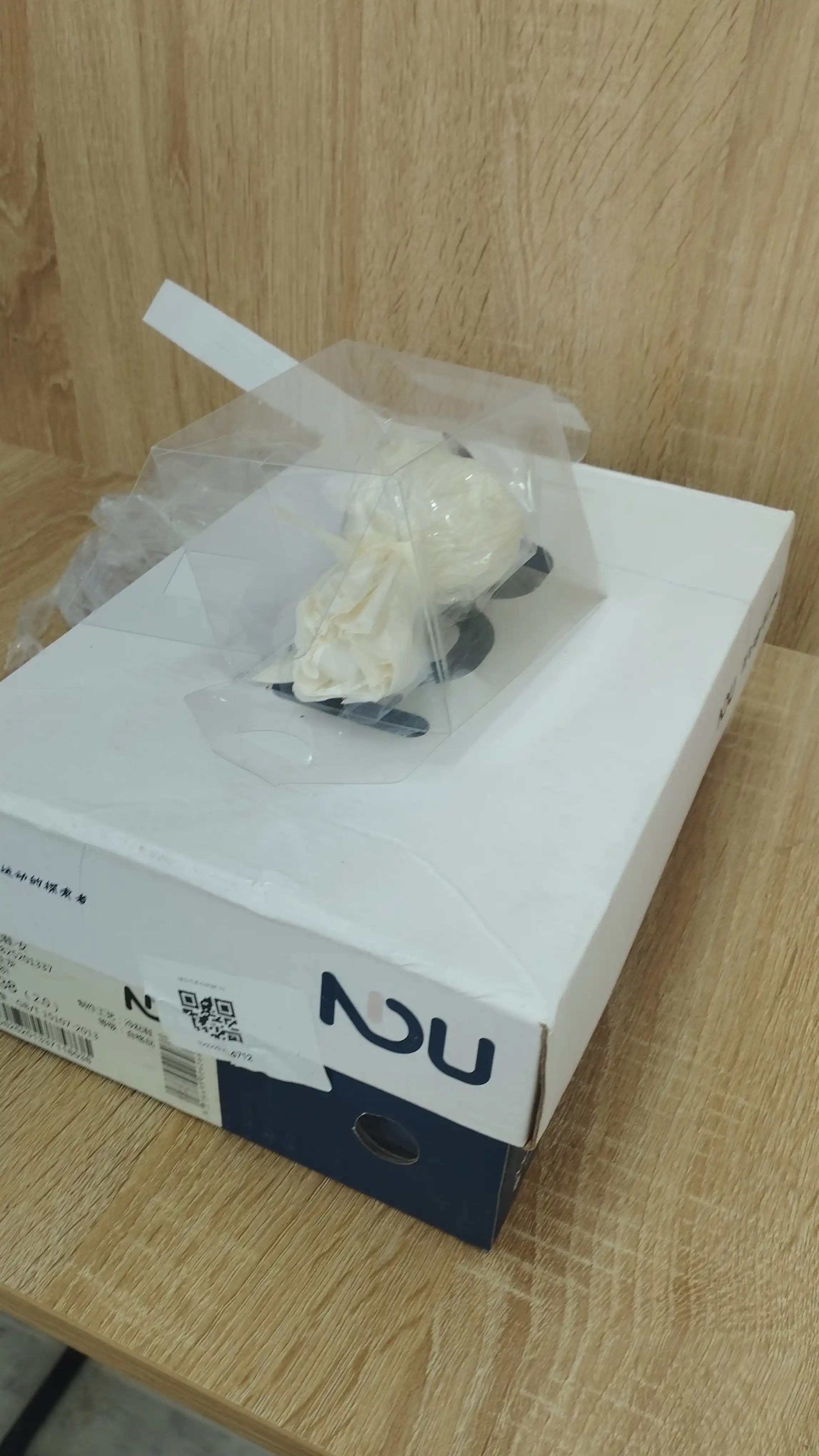 NDU ayollar sliponi, ipsiz yengil krossovkalar, nafas oluvchi, oq, kundalik