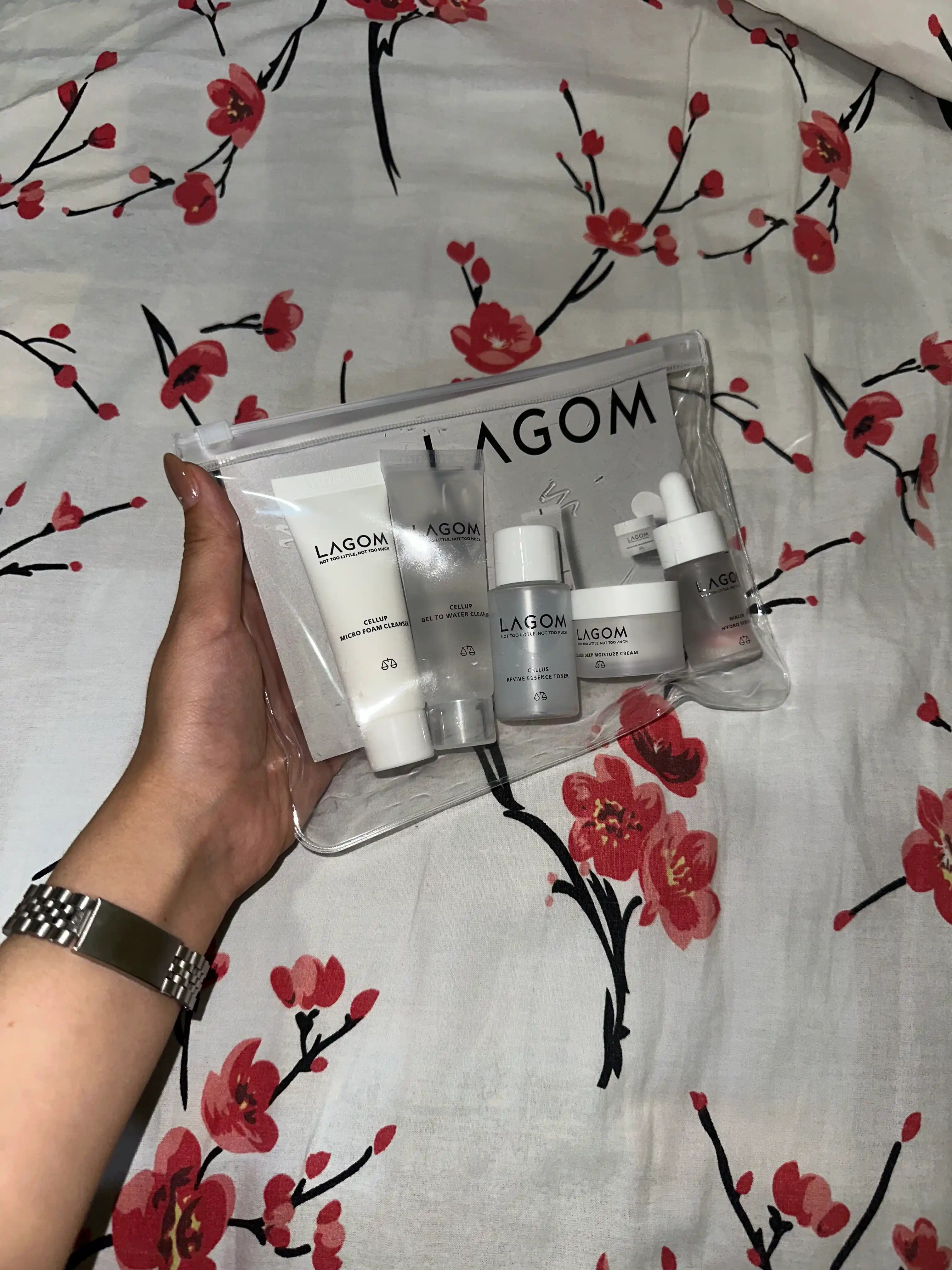LAGOM TRAVEL KIT kosmetik vositalar to‘plami