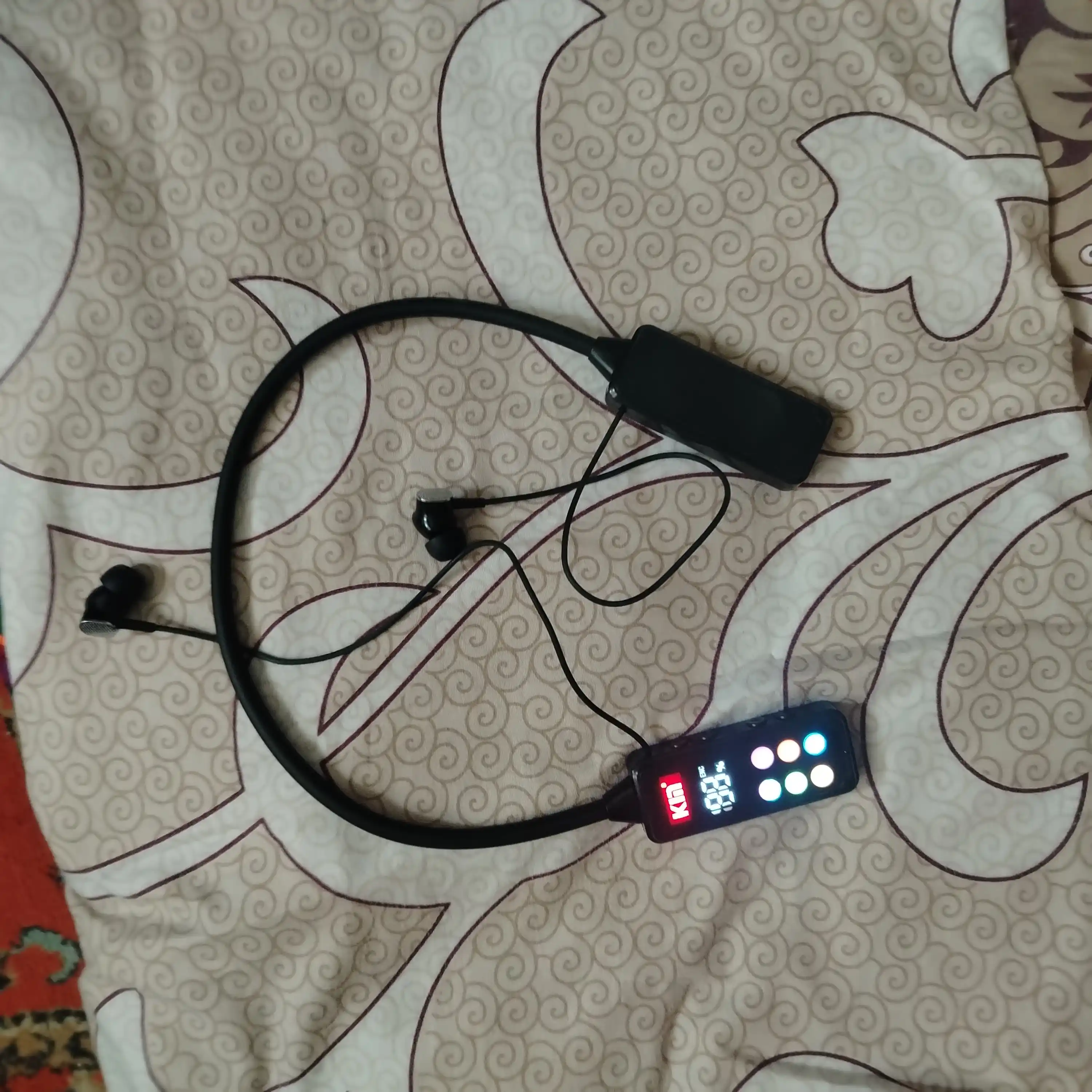Bo'yinli simsiz quloqchin KIN KL101 ENC mikrofon TF karta 1100 mAh batareya