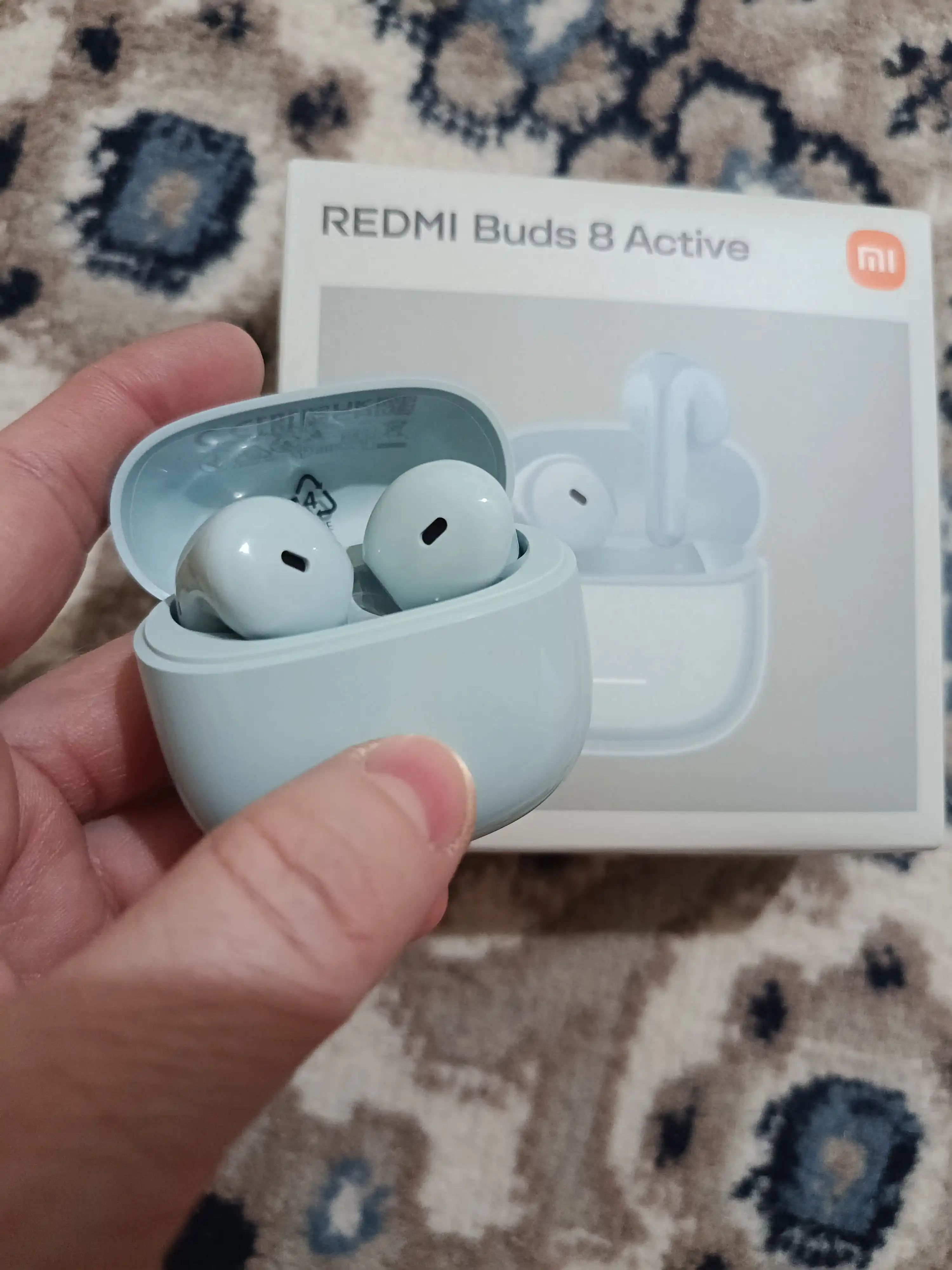 REDMI Buds 8 Active quloqchinlari, qo‘sh mikrofonlar yordamida tiniq ovozli qo‘ng‘iroqlar