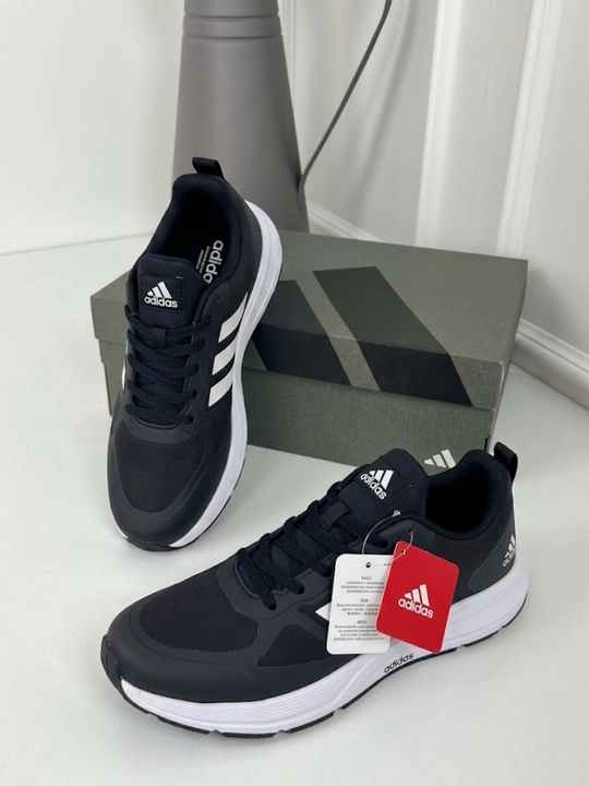 Erkaklar zamonaviy Adidas sport poyabzali, o‘lchamlari 40-44