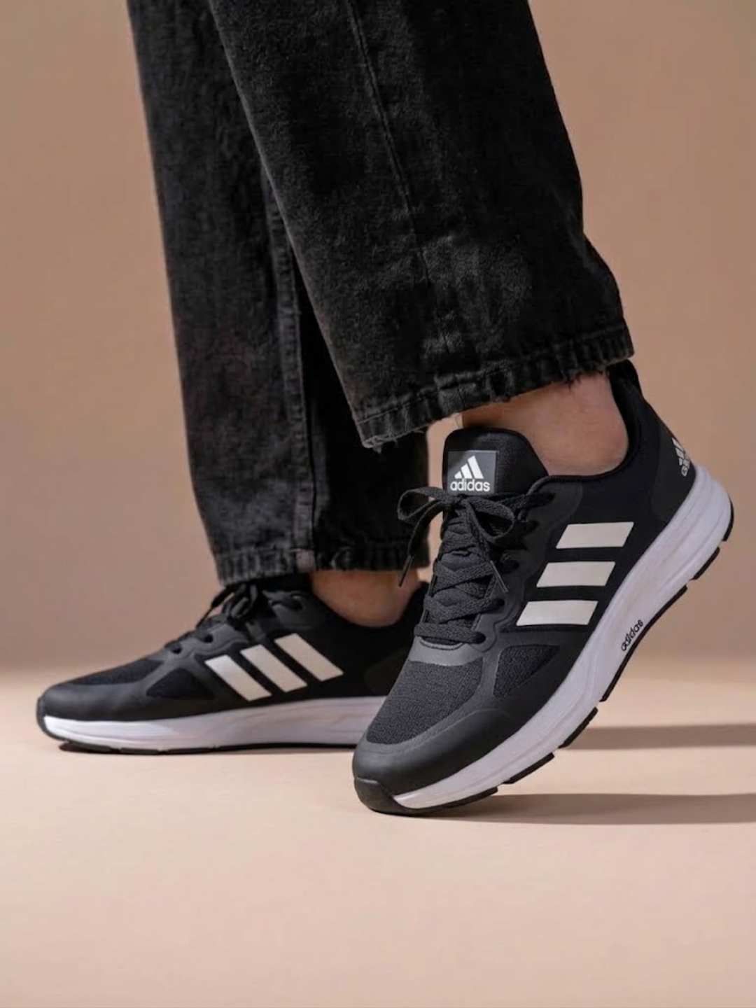 Erkaklar zamonaviy Adidas sport poyabzali, o‘lchamlari 40-44