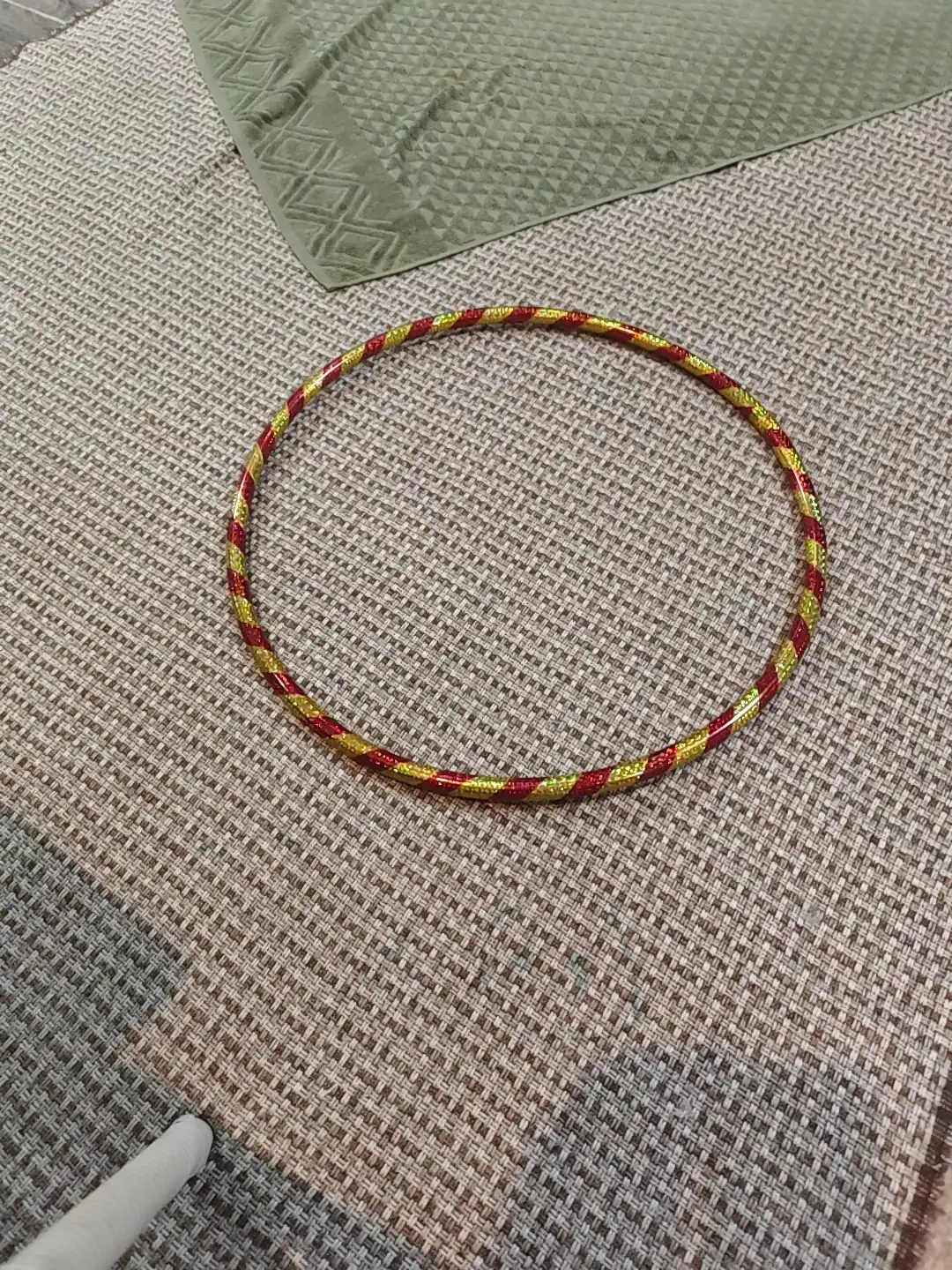 Обруч для гимнастики цветной — лёгкий пластиковый hula hoop для детей и взрослых