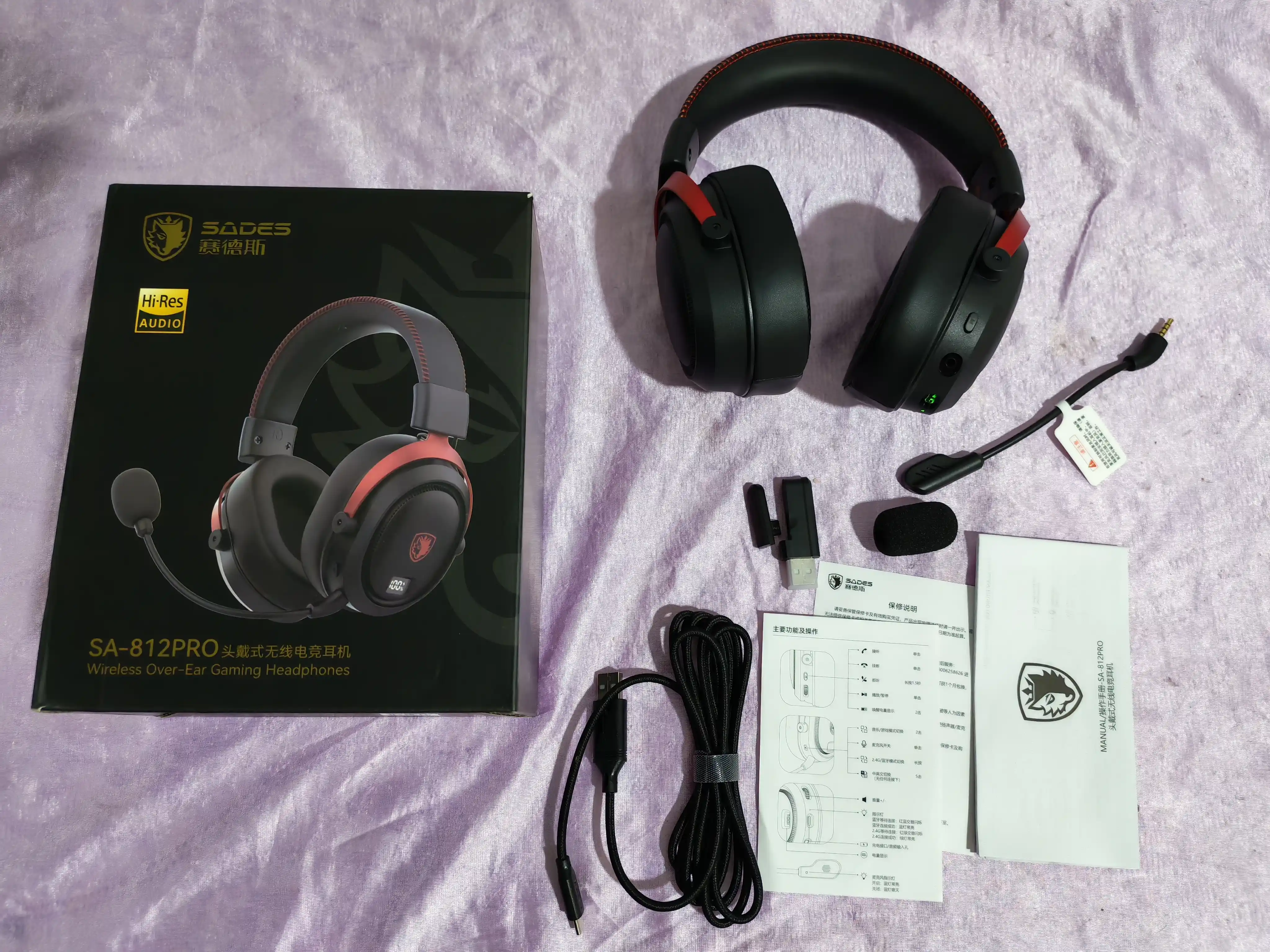 SIMsiz o‘yin quloqchinlari SADES 812 Pro oq 2.4G+Bluetooth mikrofonli, 7.1 stereo